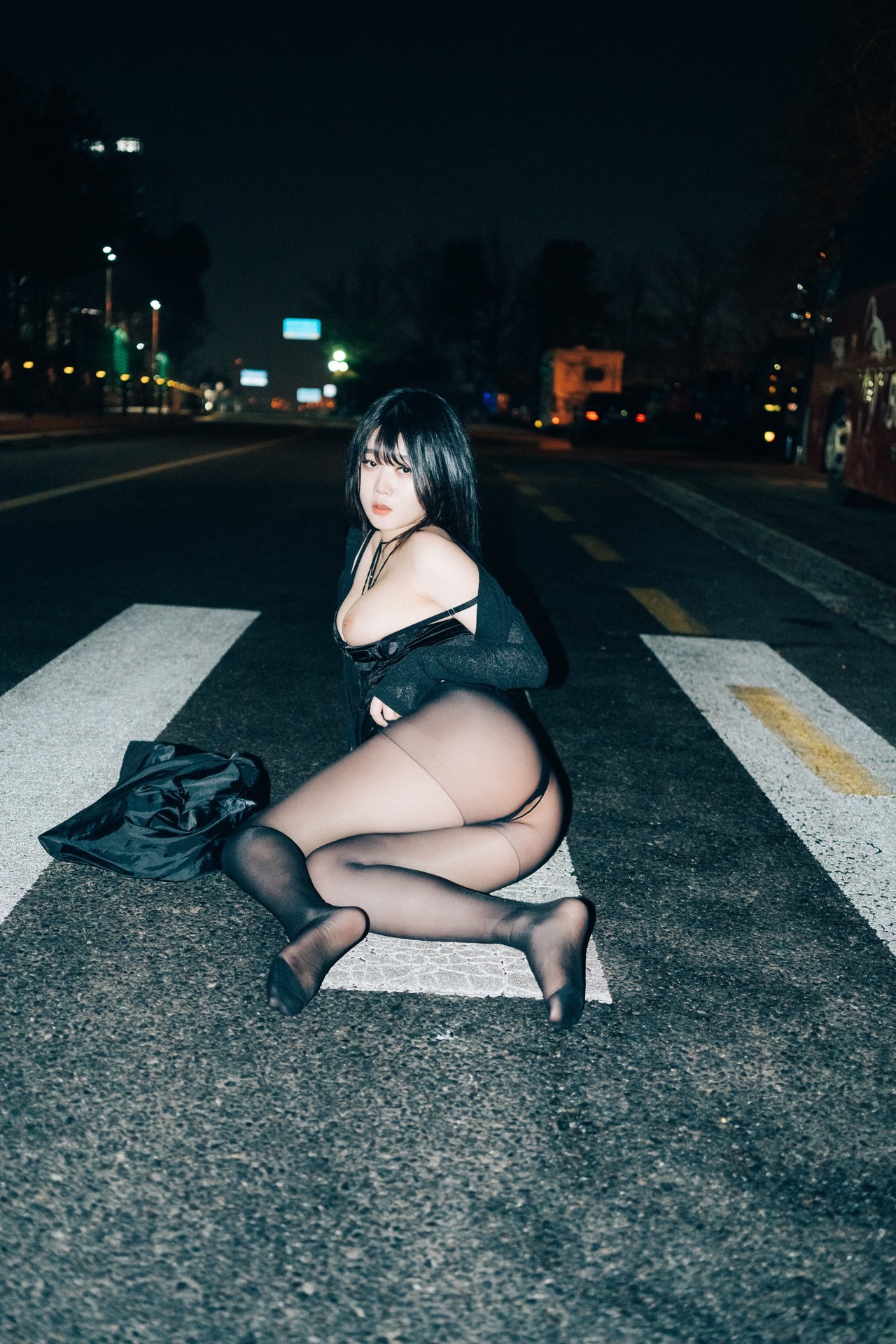 ZIA.Kwon 권지아, [Loozy] XXX At Night Road Set.01 16
