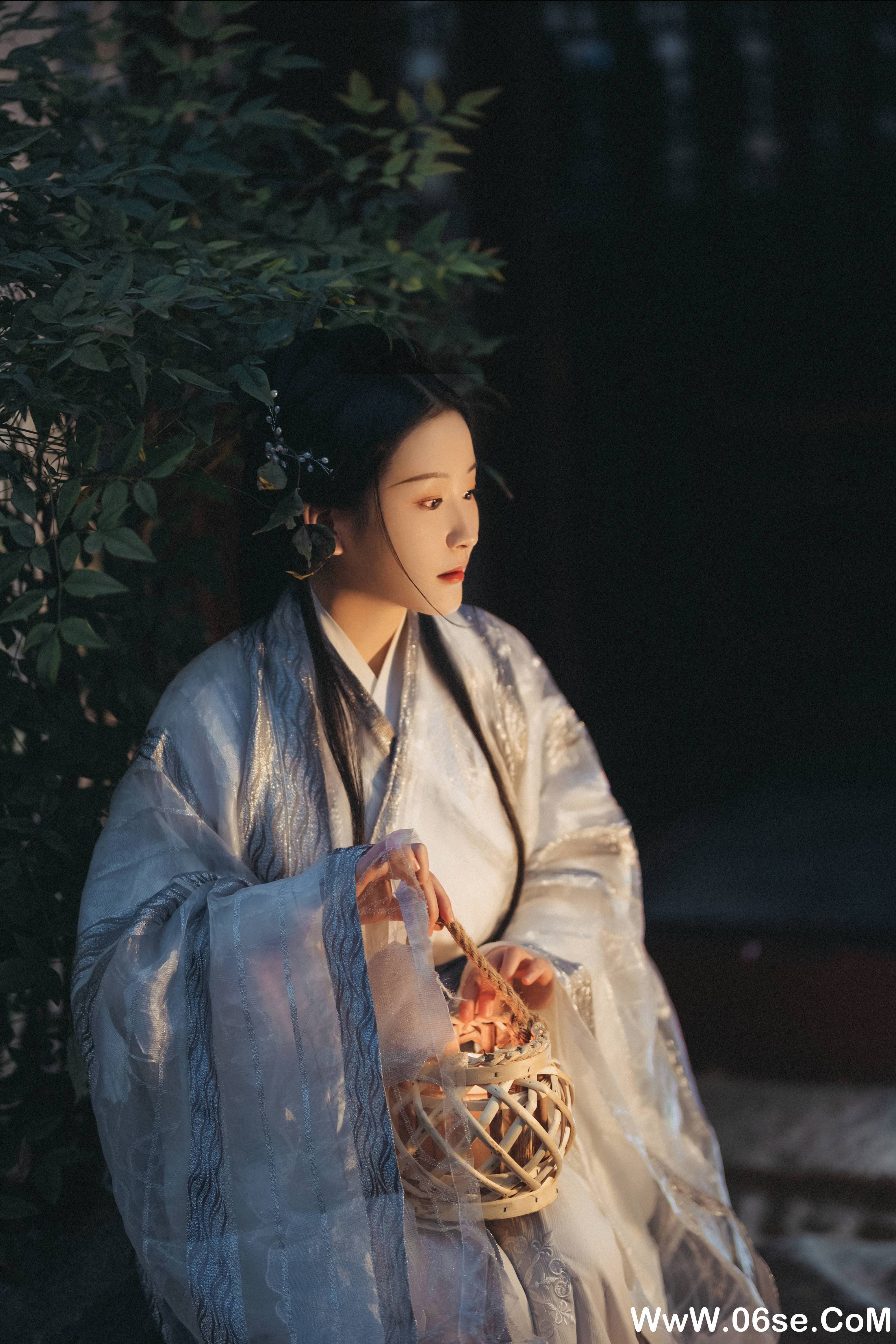 图片[5]-[YITUYU艺图语]2021.10.19 南歌子 淡蓝色忧伤静流淌[26+1P／403MB]-六色网
