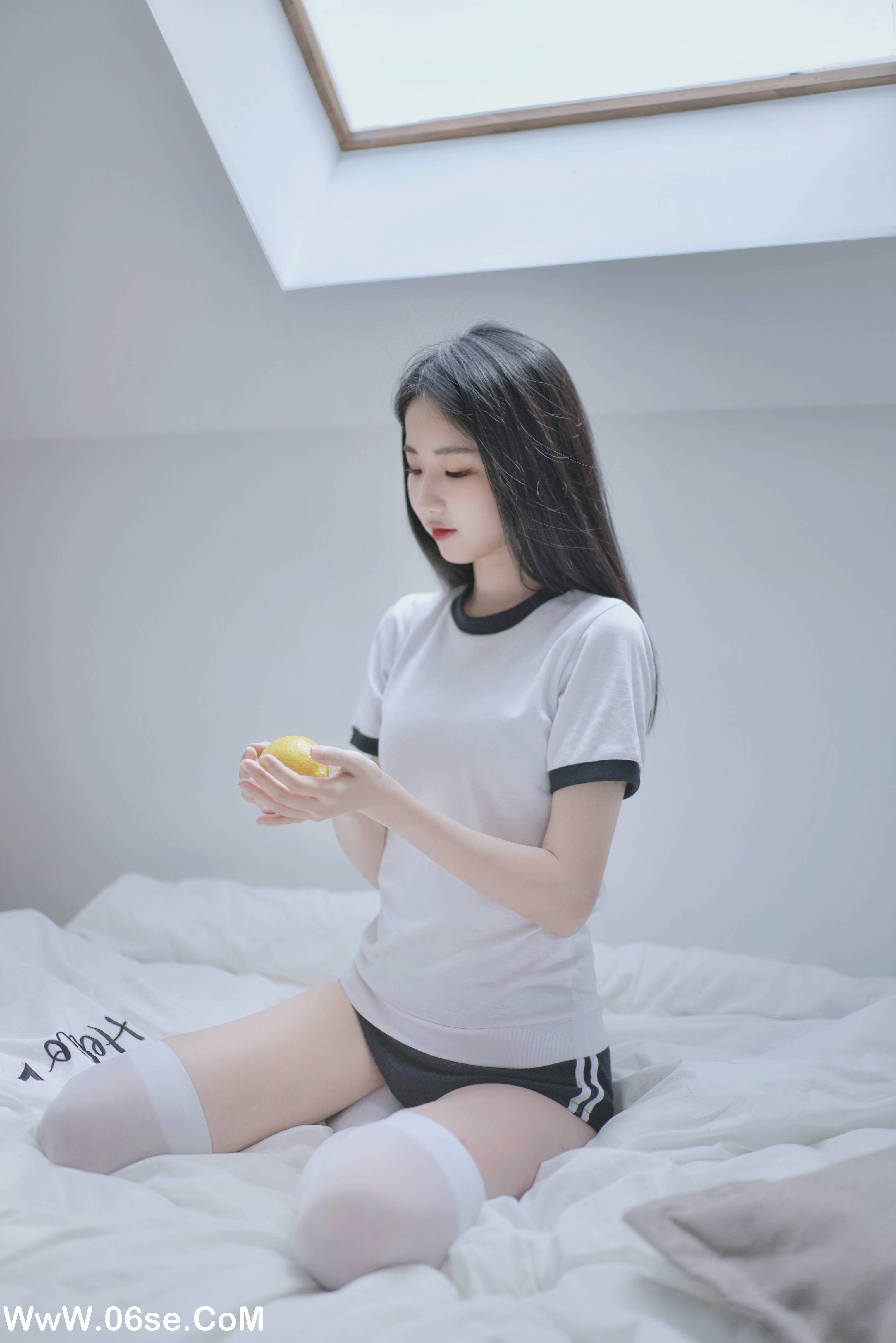 图片[23]-[YITUYU艺图语]2022.12.29 阁楼里的素白 小静[25+1P／594MB]-六色网