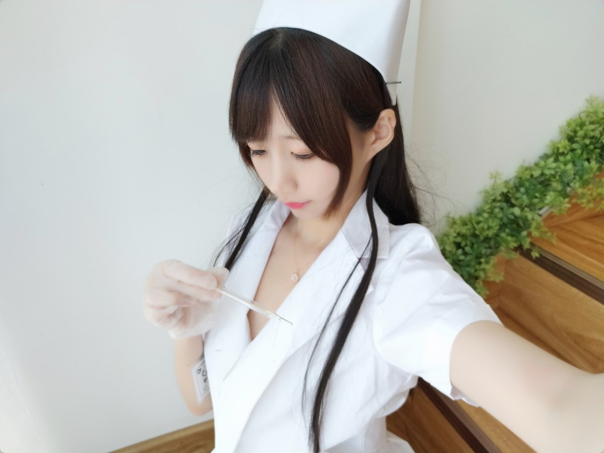 [Cos]魔物喵 - 白丝护士包[60P] 36