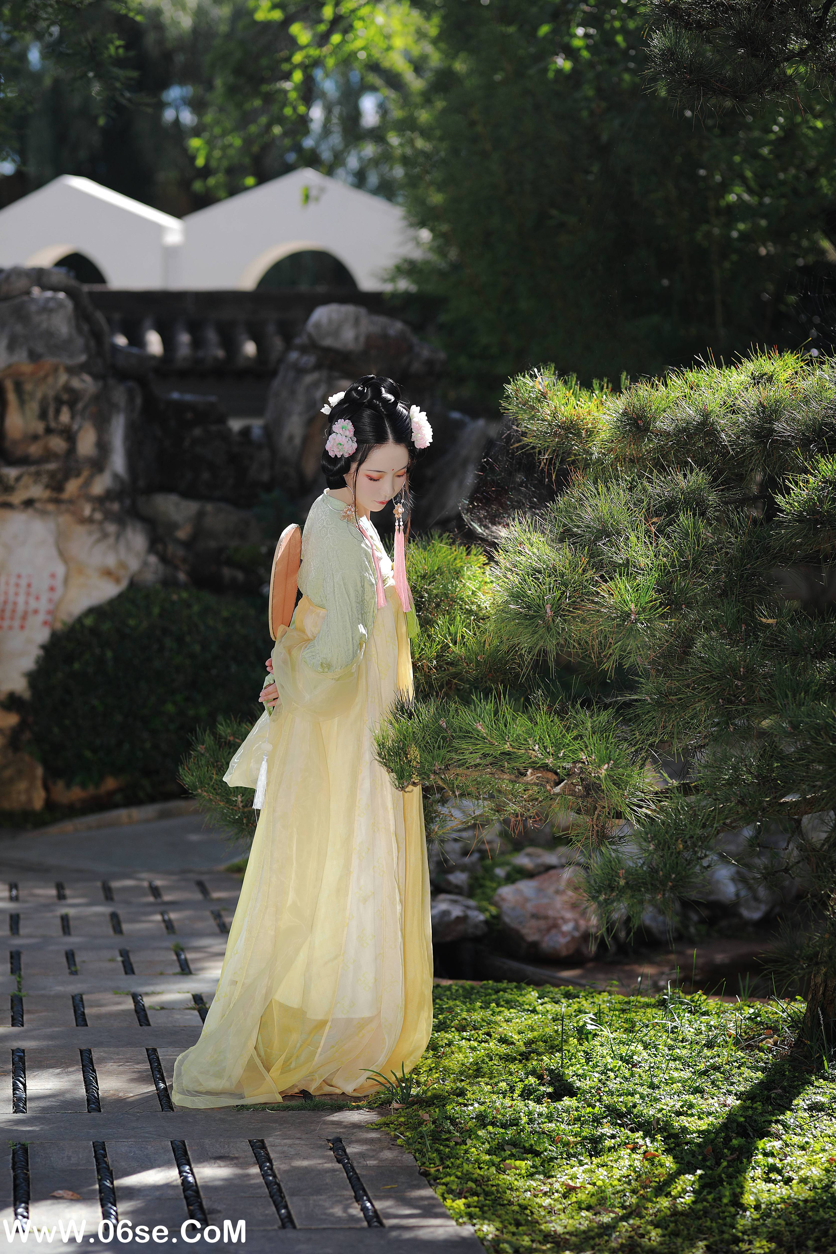 图片[26]-[YITUYU艺图语]2022.09.08 若无闲事挂心头 落花人独立[32+1P／673MB]-六色网