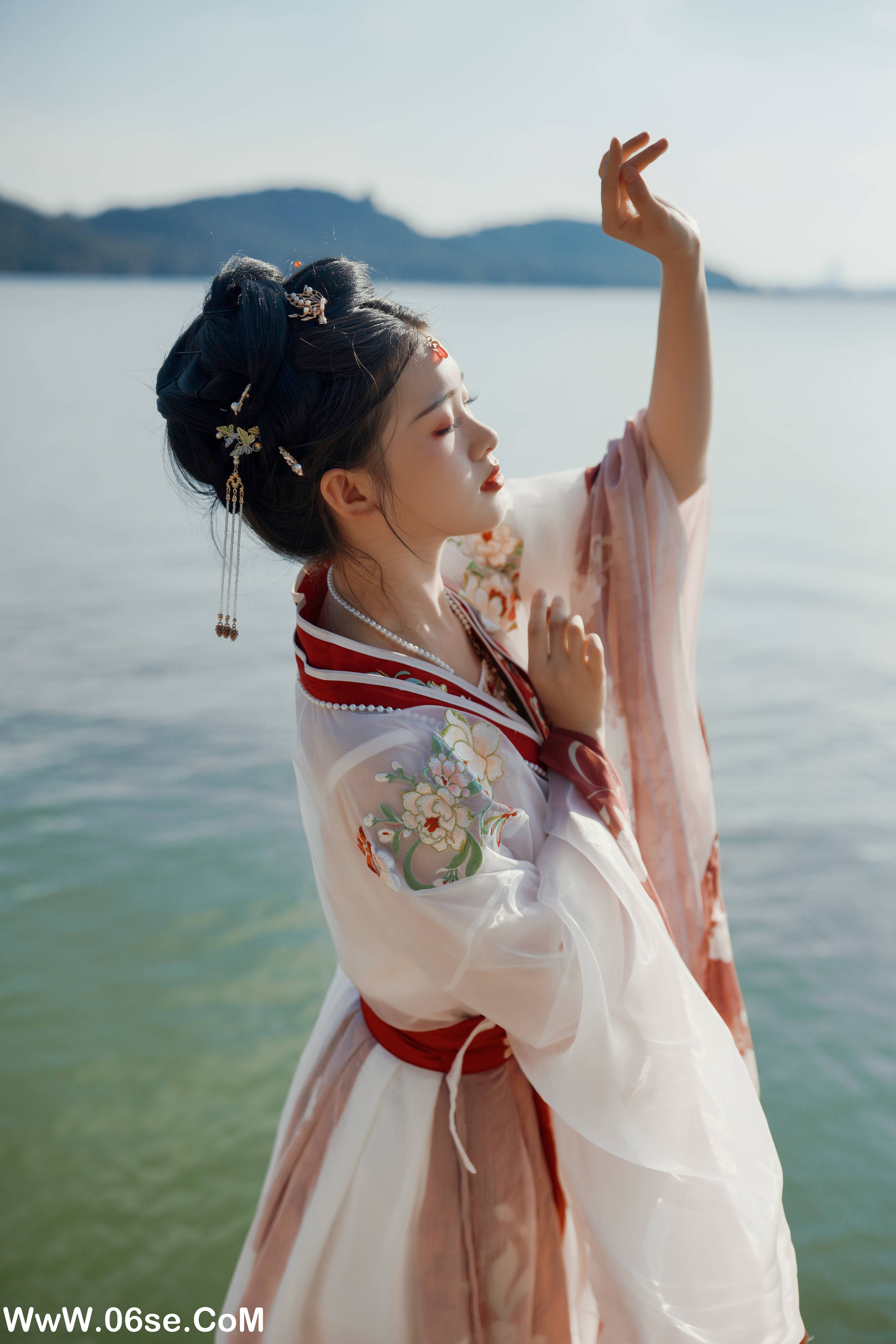 图片[23]-[YITUYU艺图语]2022.08.14 总有人间一两风 悦璃[23+1P／334MB]-六色网