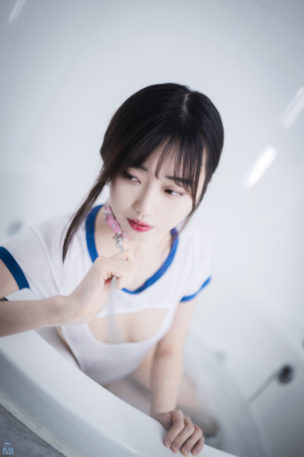 Kim Ji-Won 김지원, [BLUECAKE] White One + RED.Ver - Set.01 14