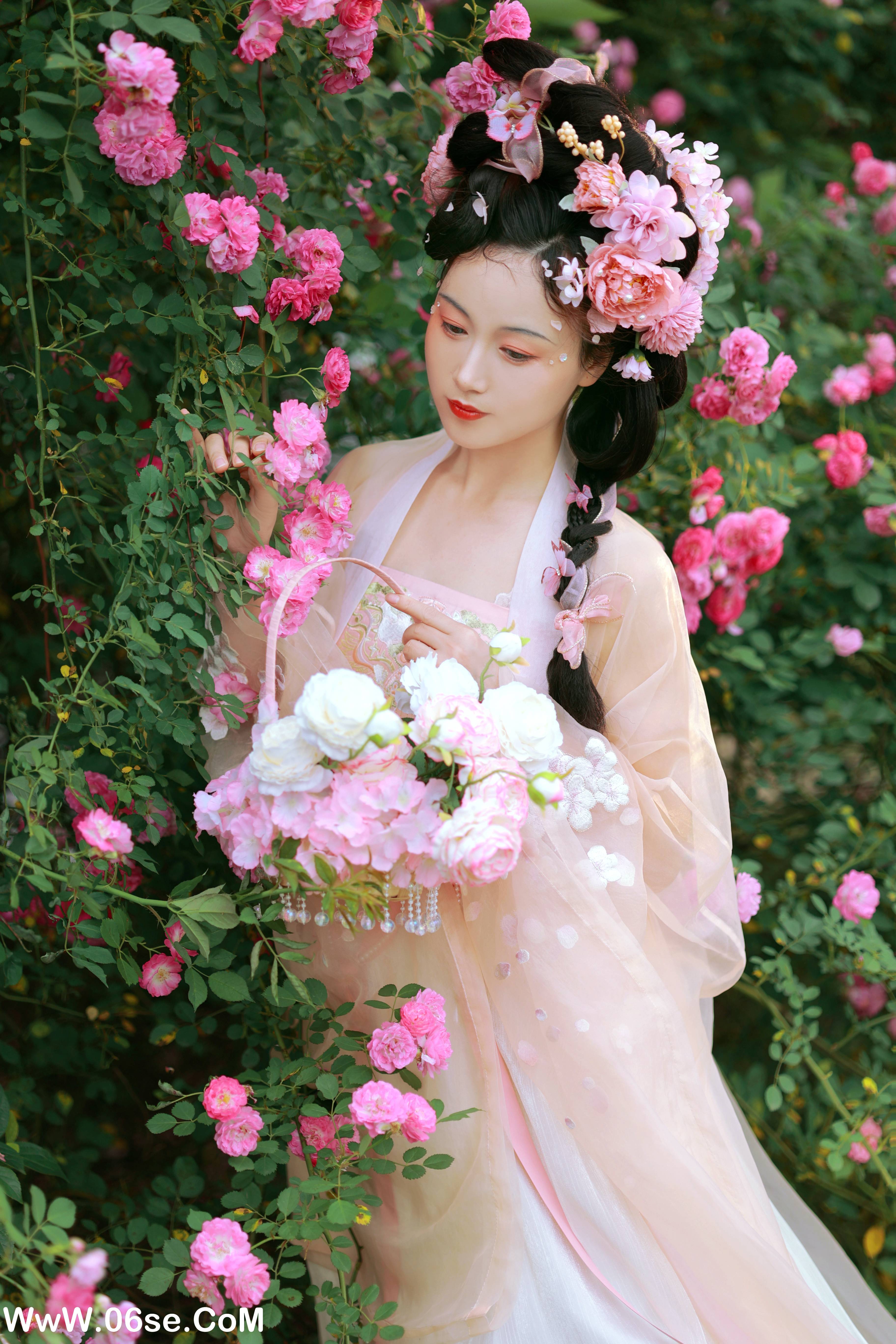 图片[32]-[YITUYU艺图语]2022.06.18 蔷薇花神 笑笑[35P-303.54MB]-六色网