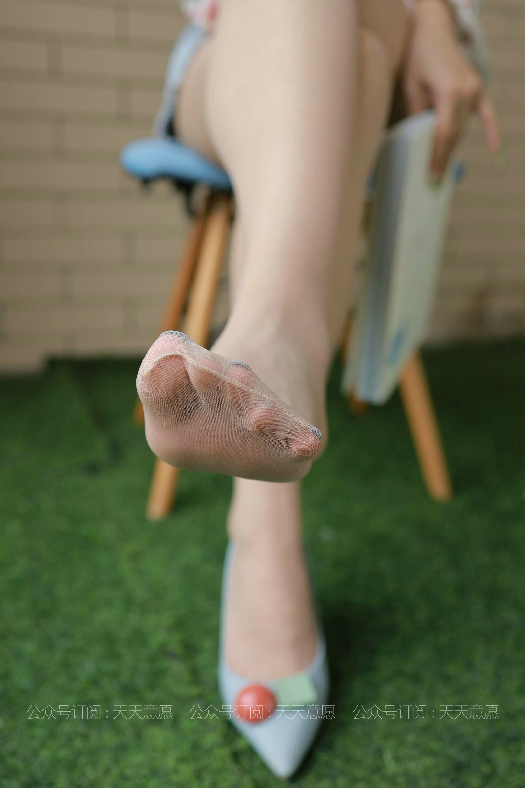[IESS异思趣向]_模特：可可《法式碎花裙》-写真图集共31P 3