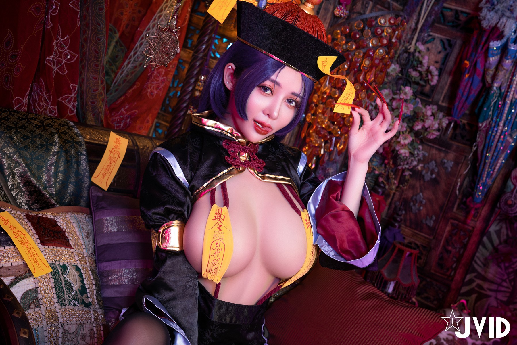 菰蒲風動縱斜影，殭屍奶光《安希》膣得液滿！見我發情——香希趕屍霊幻道士 X 最胸妖怪キョンシー Zombie sex folklore Set.01 37