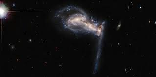 Ученые зафиксировали столкновение трех галактик