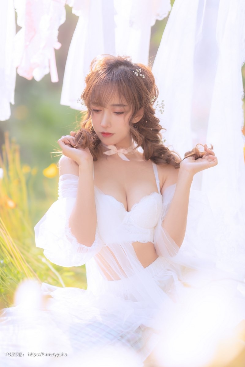 [Cos]过期米线线喵 NO - 晒衣服 [41P] 36