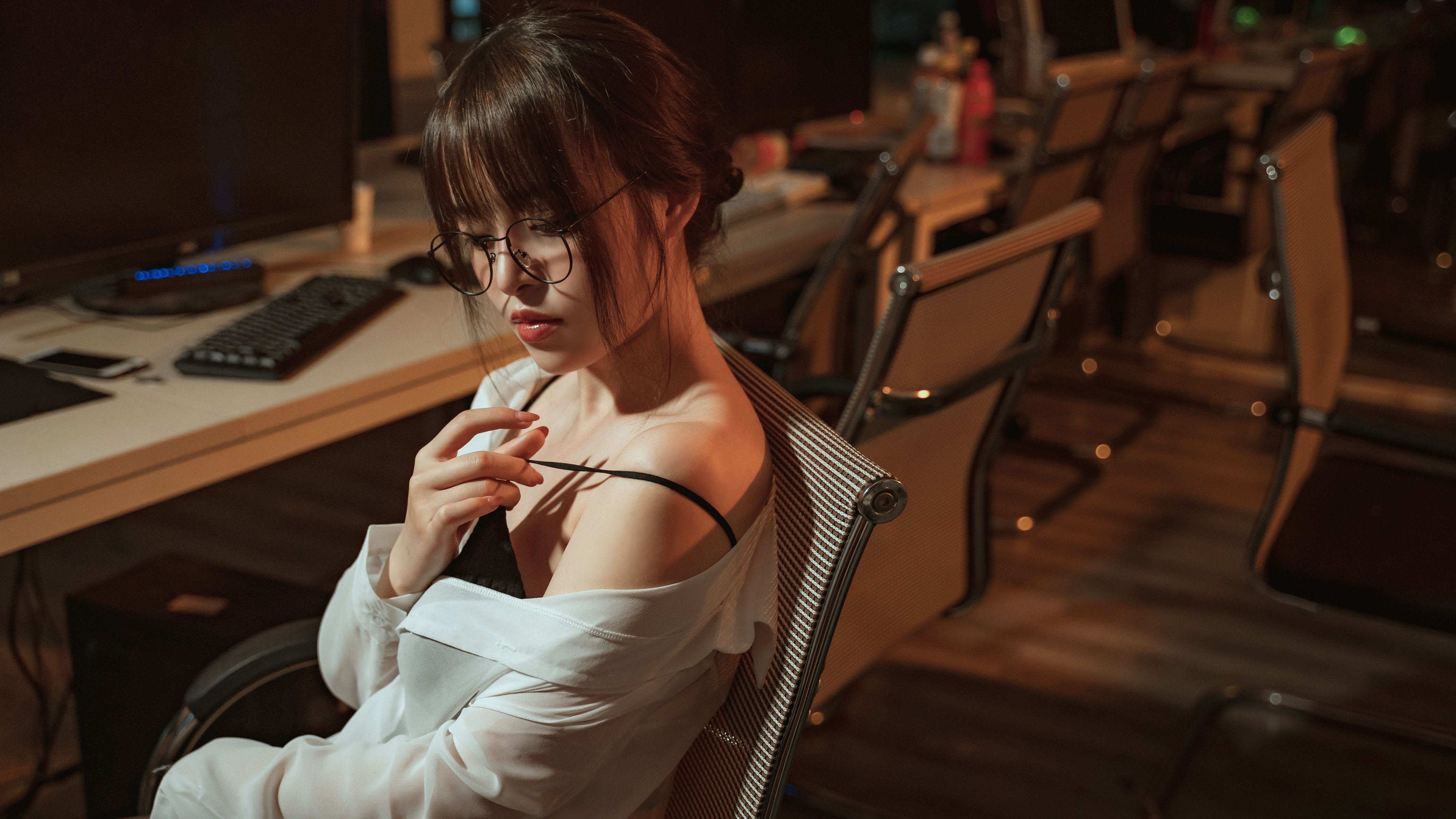 草莓味的奈奈兔 - 办公室OL-欲望教师 [42P+13V] 19