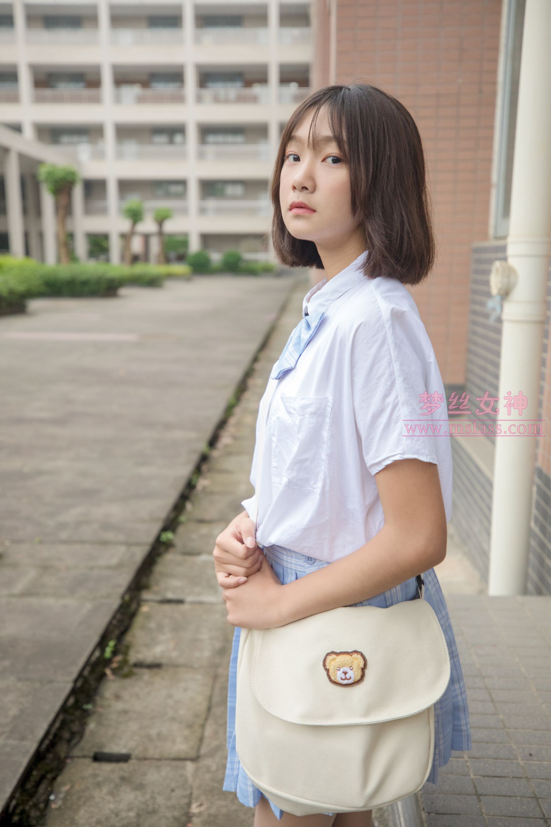 [梦丝女神MSLASS]_洛洛_梦幻学记-写真图集共56P 1