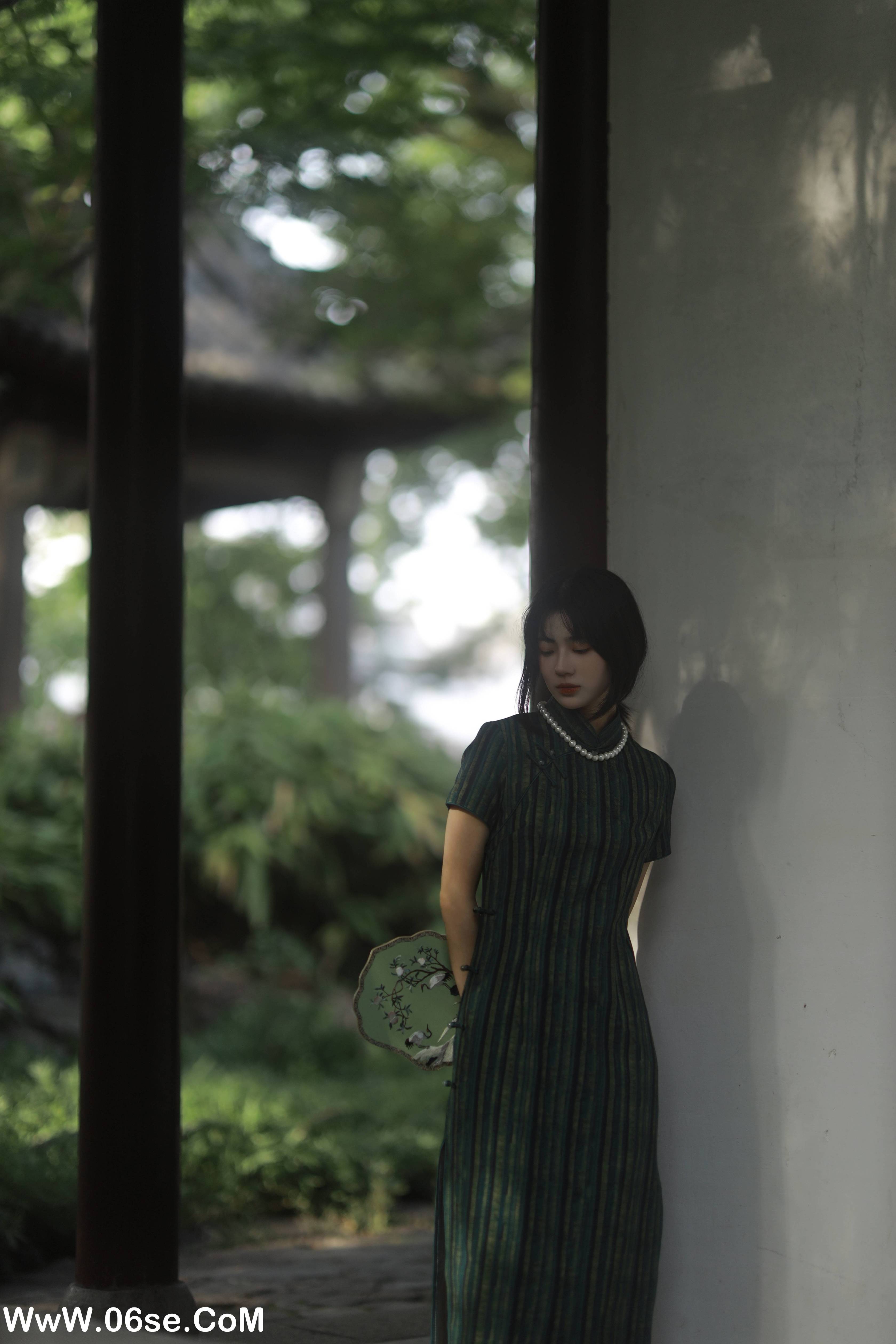 图片[32]-[YITUYU艺图语]2022.11.05 绿意旗袍 Elikaka[35+1P／357MB]-六色网