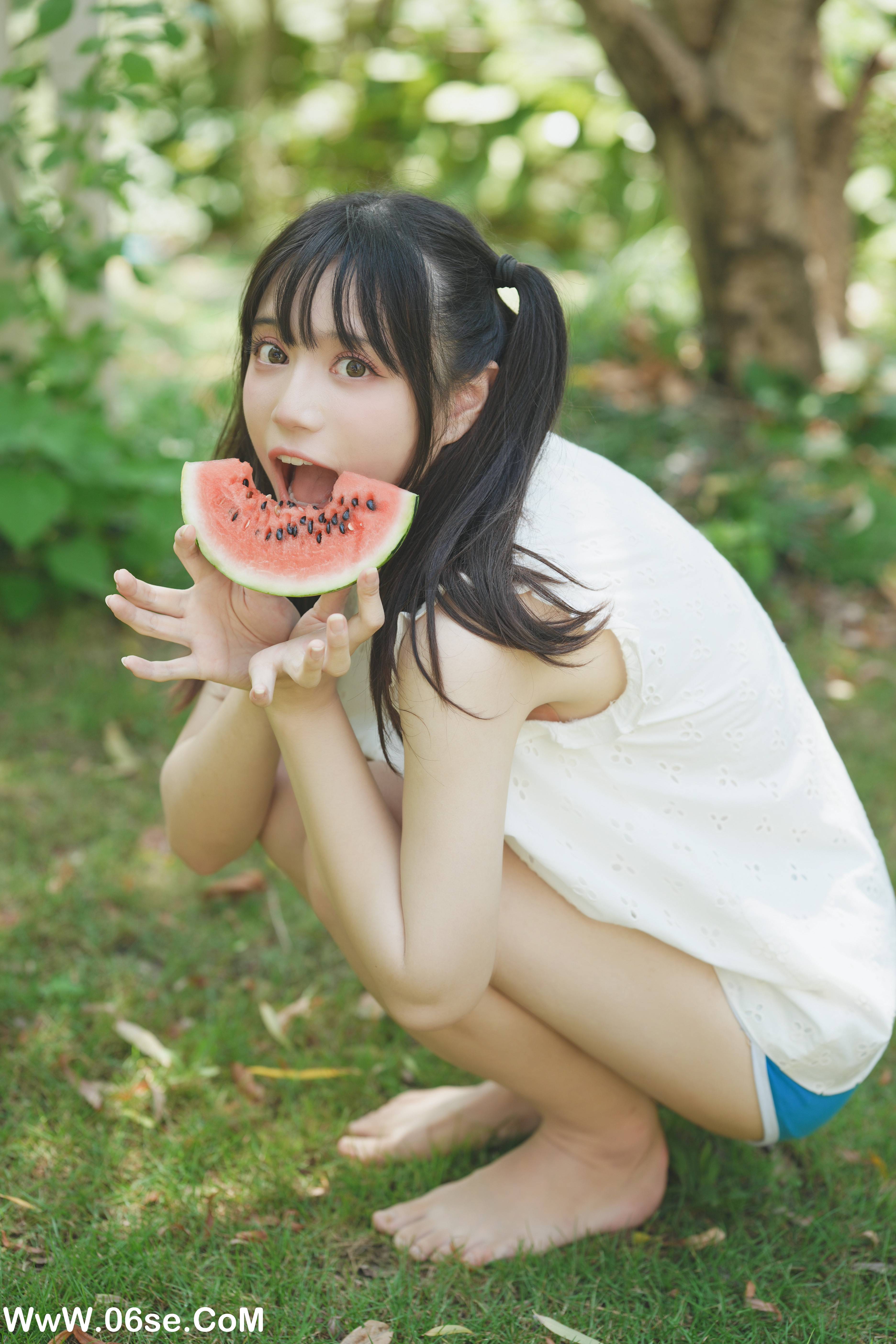 图片[28]-[YITUYU艺图语]2022.09.05 夏日少女与西瓜 贰加六[38+1P／147MB]-六色网