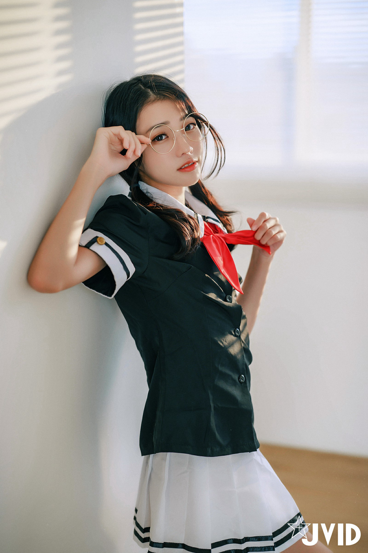 JVID精品 高顏值甜美學妹誘惑?清純校花?放學後的教室，學妹說她喜歡我 Vol.02 28