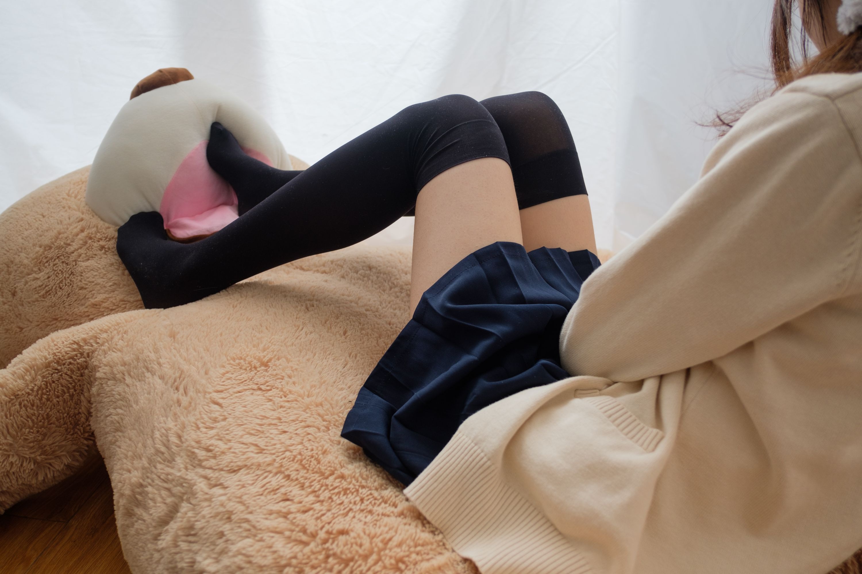 喵写真-[PR15-002] 在大熊身上的黑丝少女[90P1V] 31