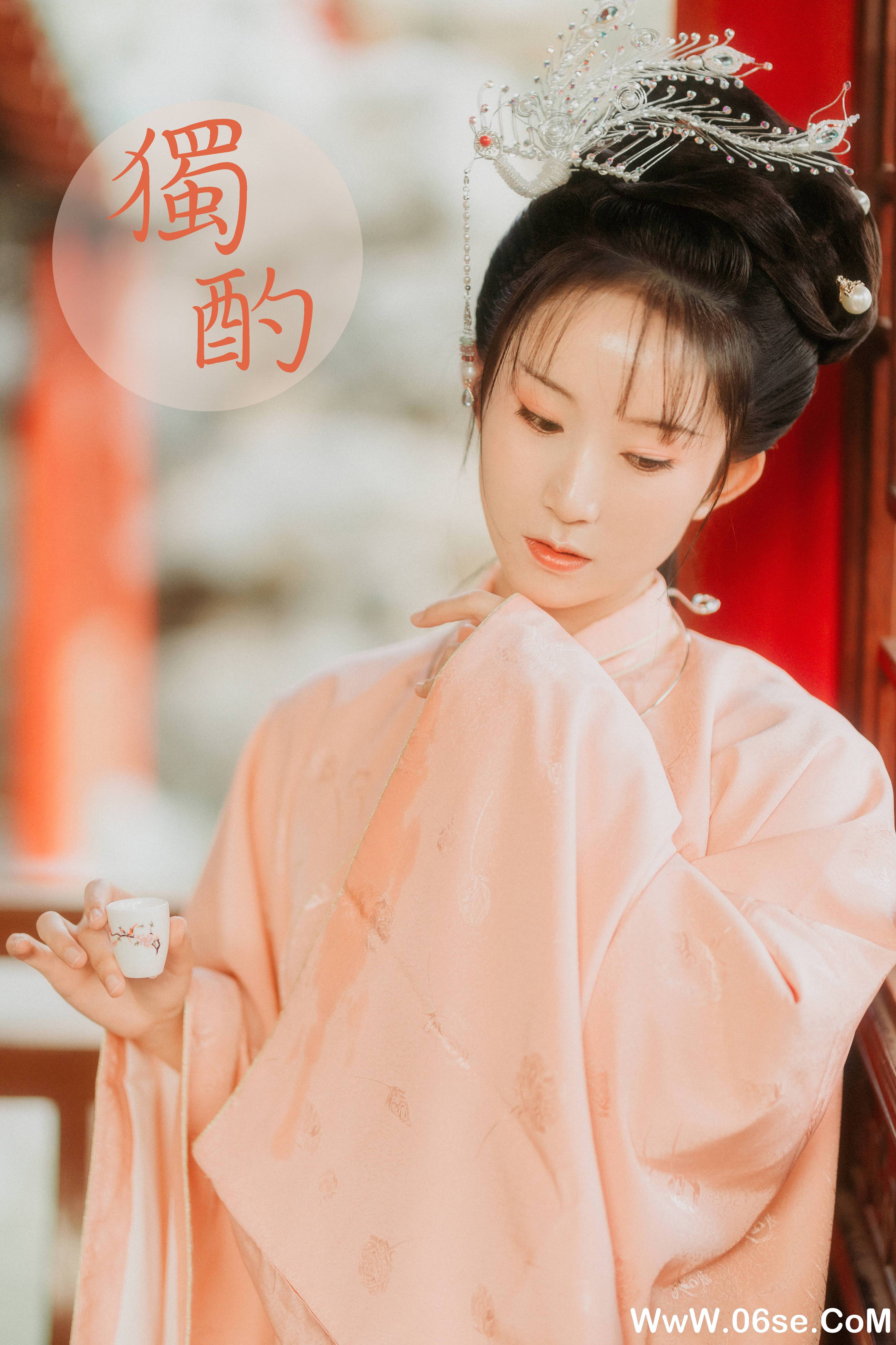 [YITUYU艺图语]2021.08.31 独酌 七屿[31+1P／354MB]-六色网