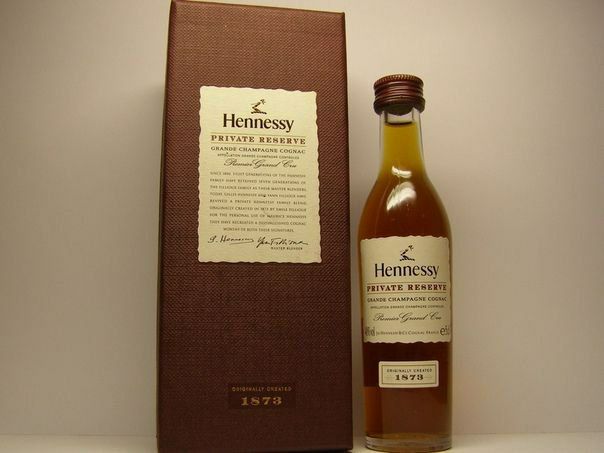 Коньяк Hennessy Private Reserve 1865 года. 