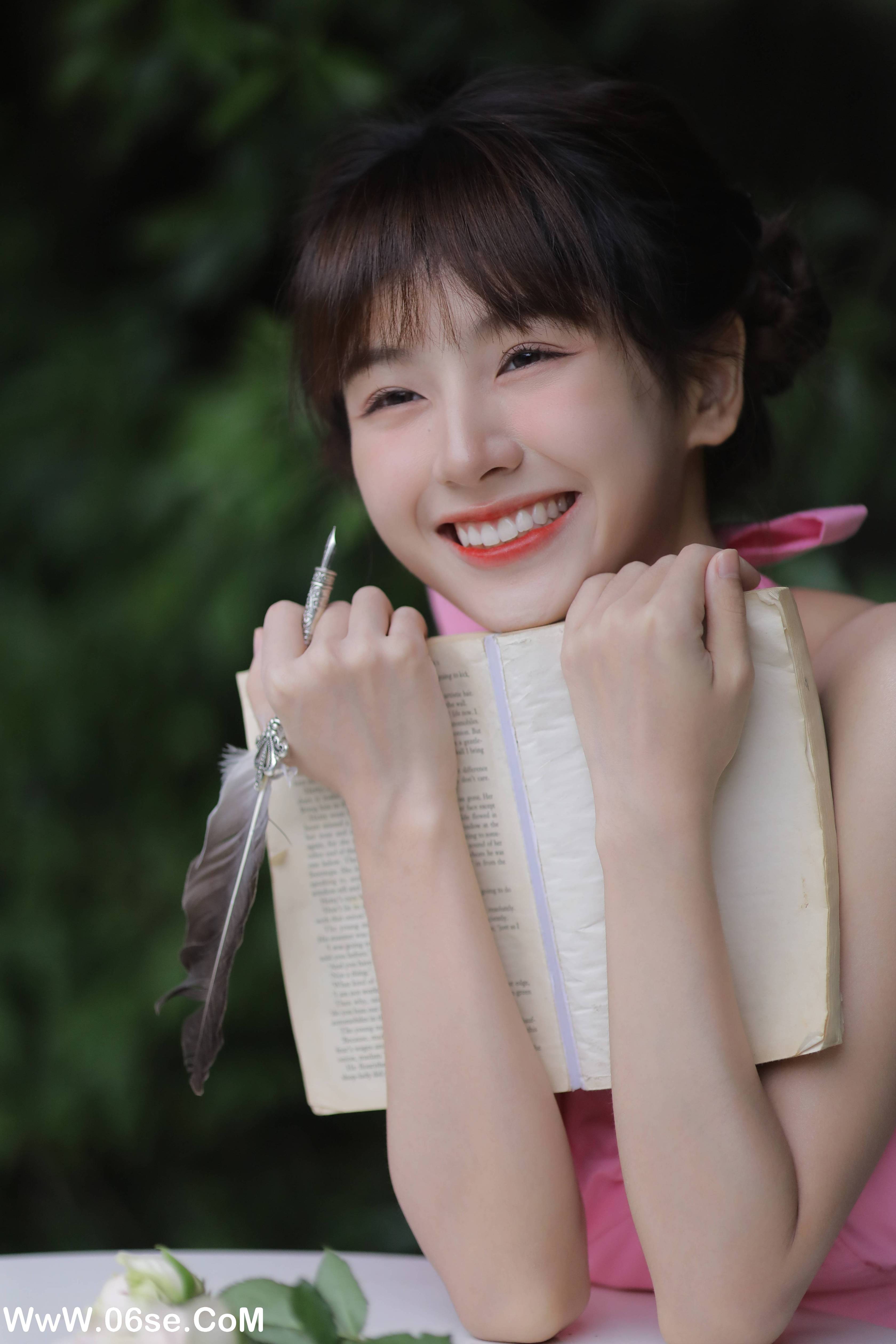图片[30]-[YITUYU艺图语]2022.11.21 粉色背带裤 顾林x[31+1P／356MB]-六色网