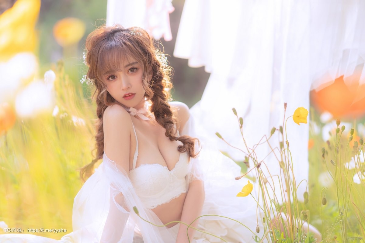 [Cos]过期米线线喵 NO - 晒衣服 [41P] 32