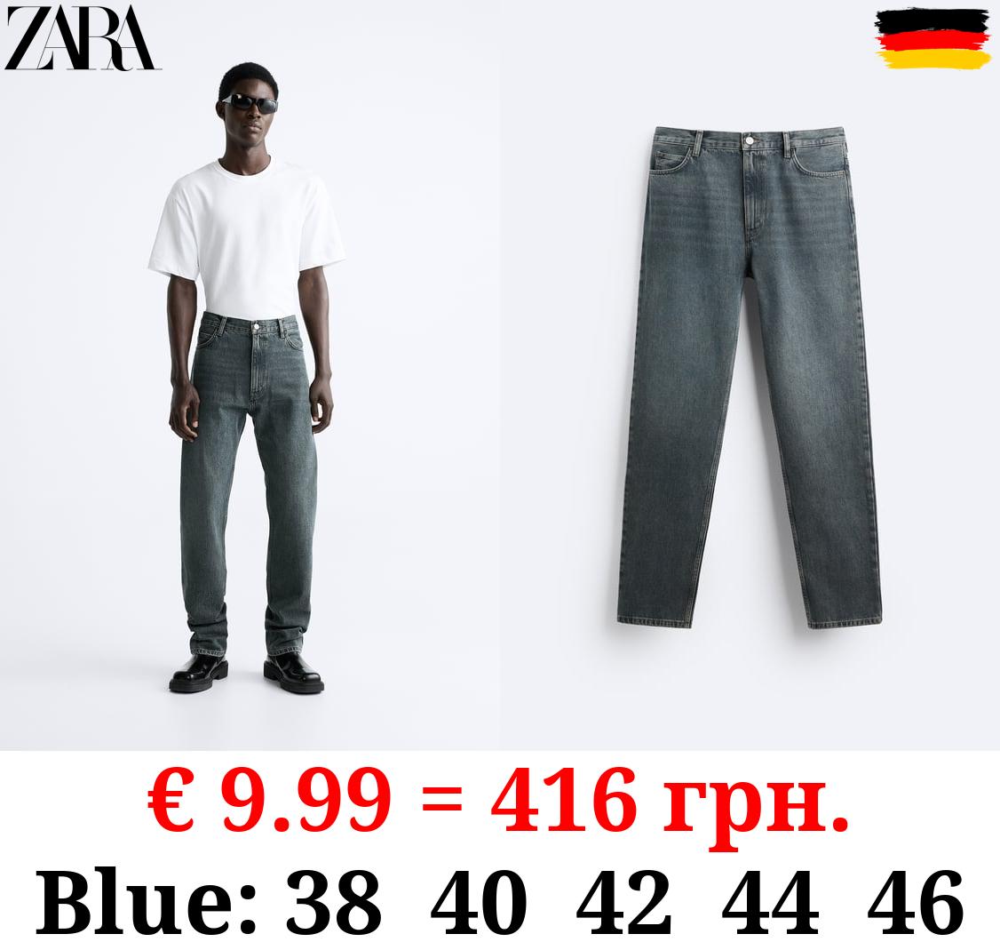 HIGH-WAIST STRAIGHT JEANS
