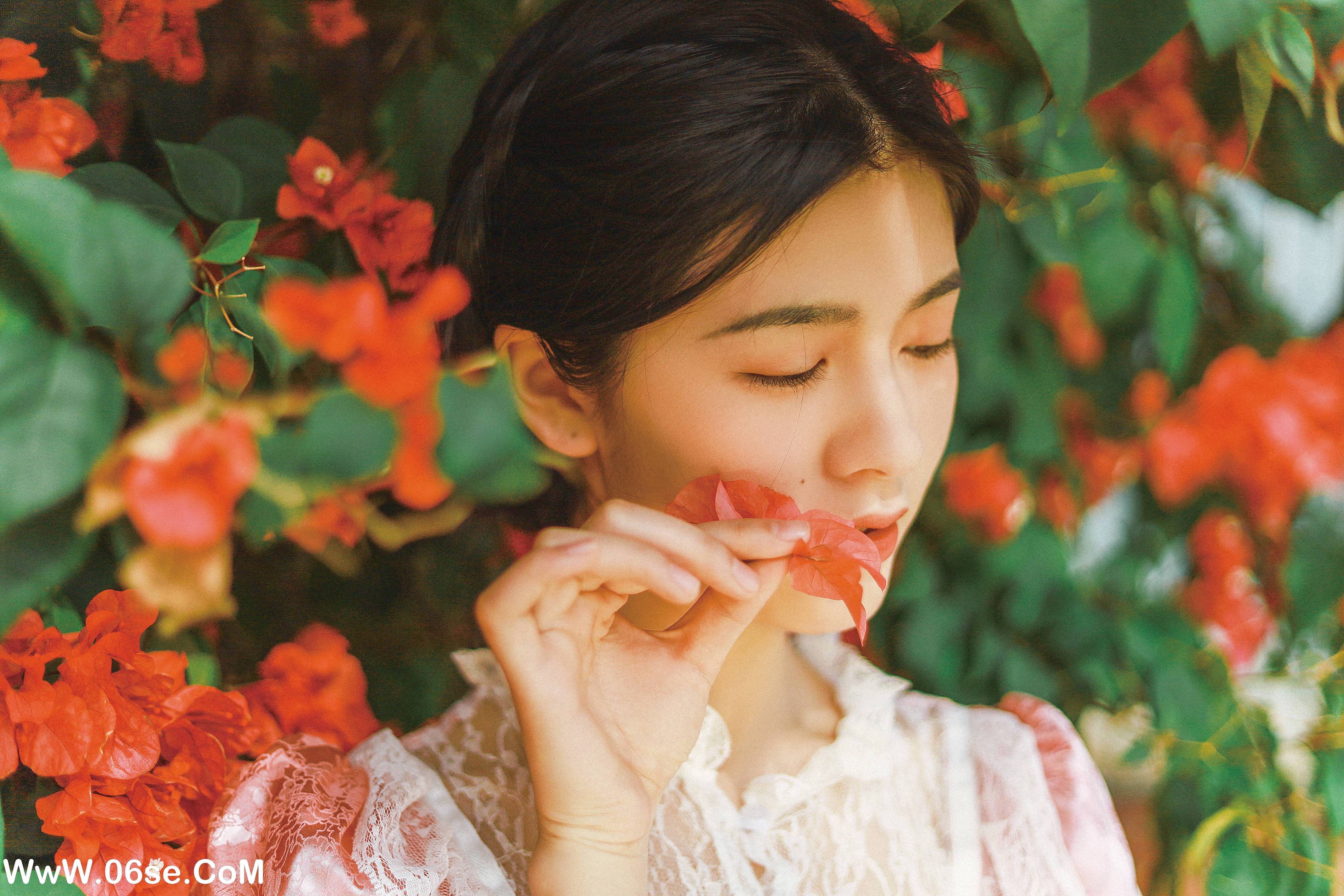图片[19]-[YITUYU艺图语]2022.09.12 三角梅与少女 欣慧[20+1P／195MB]-六色网