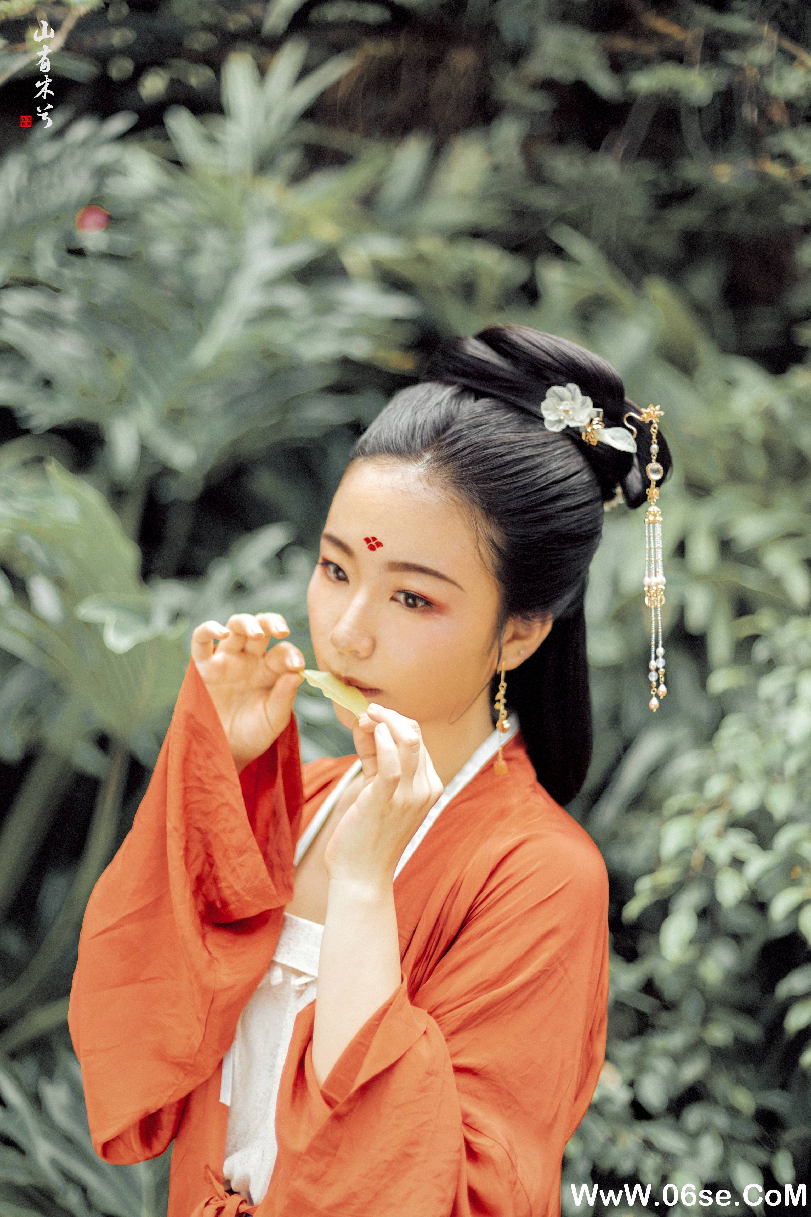 图片[24]-[YITUYU艺图语]2021.10.11 山有木兮 mandy[26+1P／373MB]-六色网