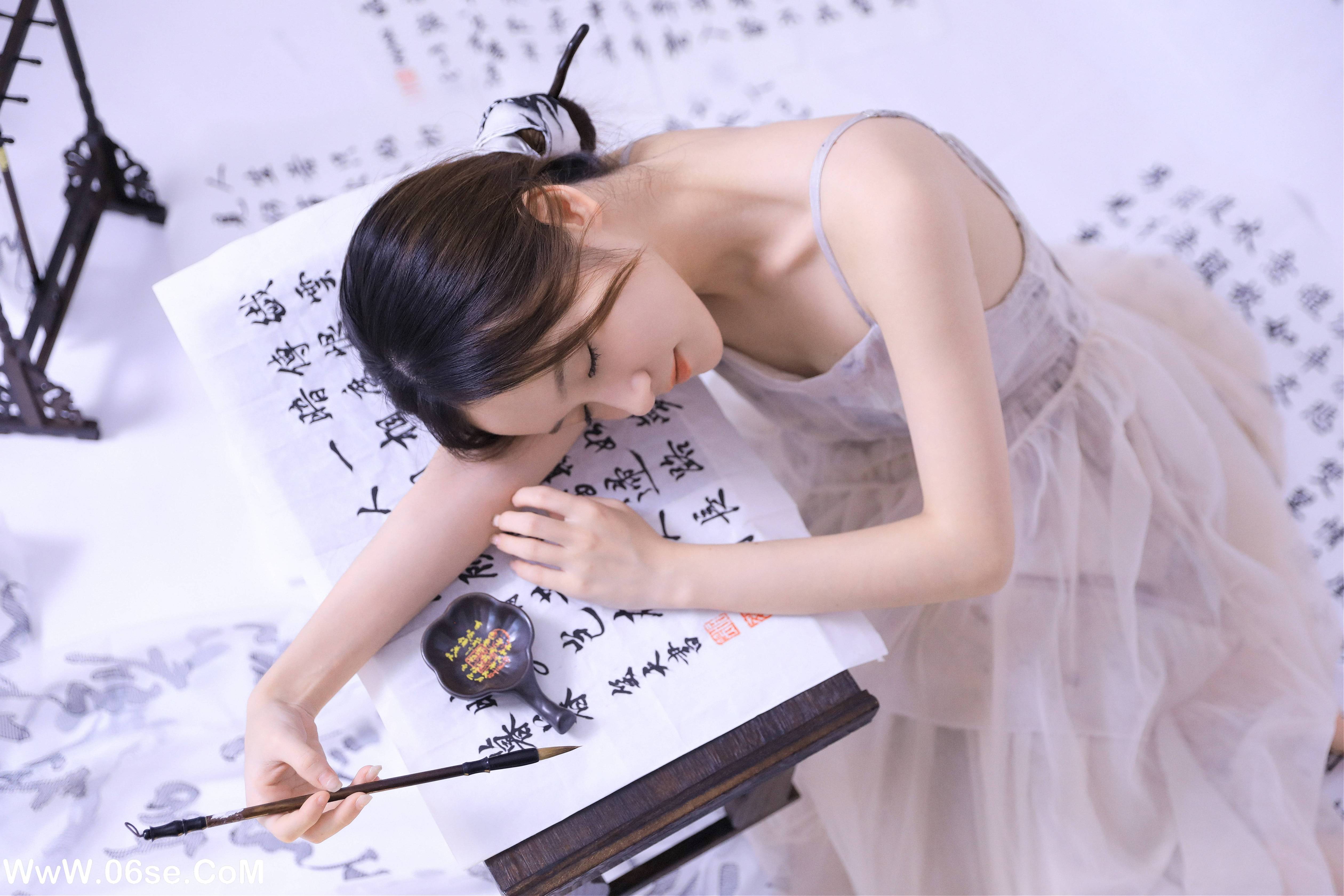 图片[21]-[YITUYU艺图语]2022.11.12 坐看闲庭听书语 不爱奶糖[25+1P／222MB]-六色网