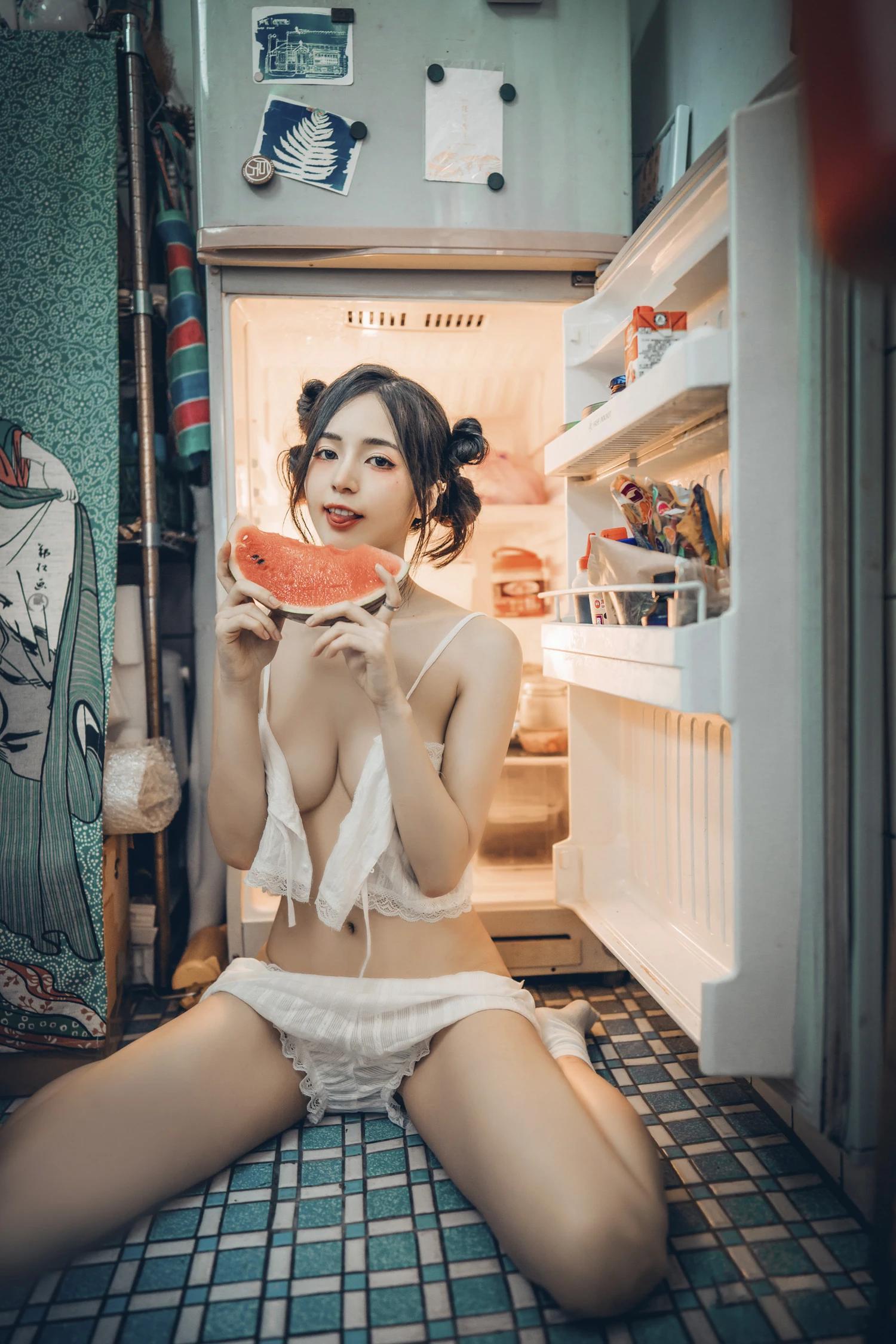 仙仙辰生日最大尺度呈現?實體寫真電子版限定尺度?內容超級豐富 用心 Vol.01 66