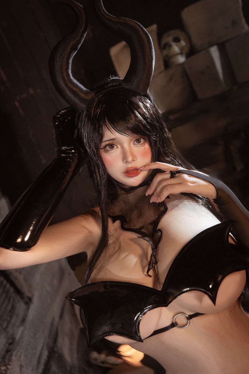 [Cos]阿寨寨 - 受虐魅魔[43P] 20