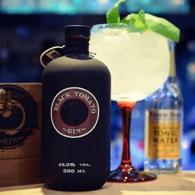 Джин 4. Джин Блэк Томато. Джин Black Tomato. Black Tomato Gin. Spicy Tomato Gin & Tonic.