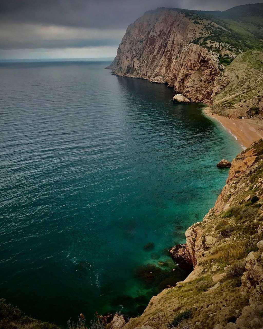 Пляжи крыма сейчас. Пляж Васили Балаклава. Пляж Васили Севастополь. Балаклава Крым мыс Фиолент. Мыс Фиолент пляж Васили.