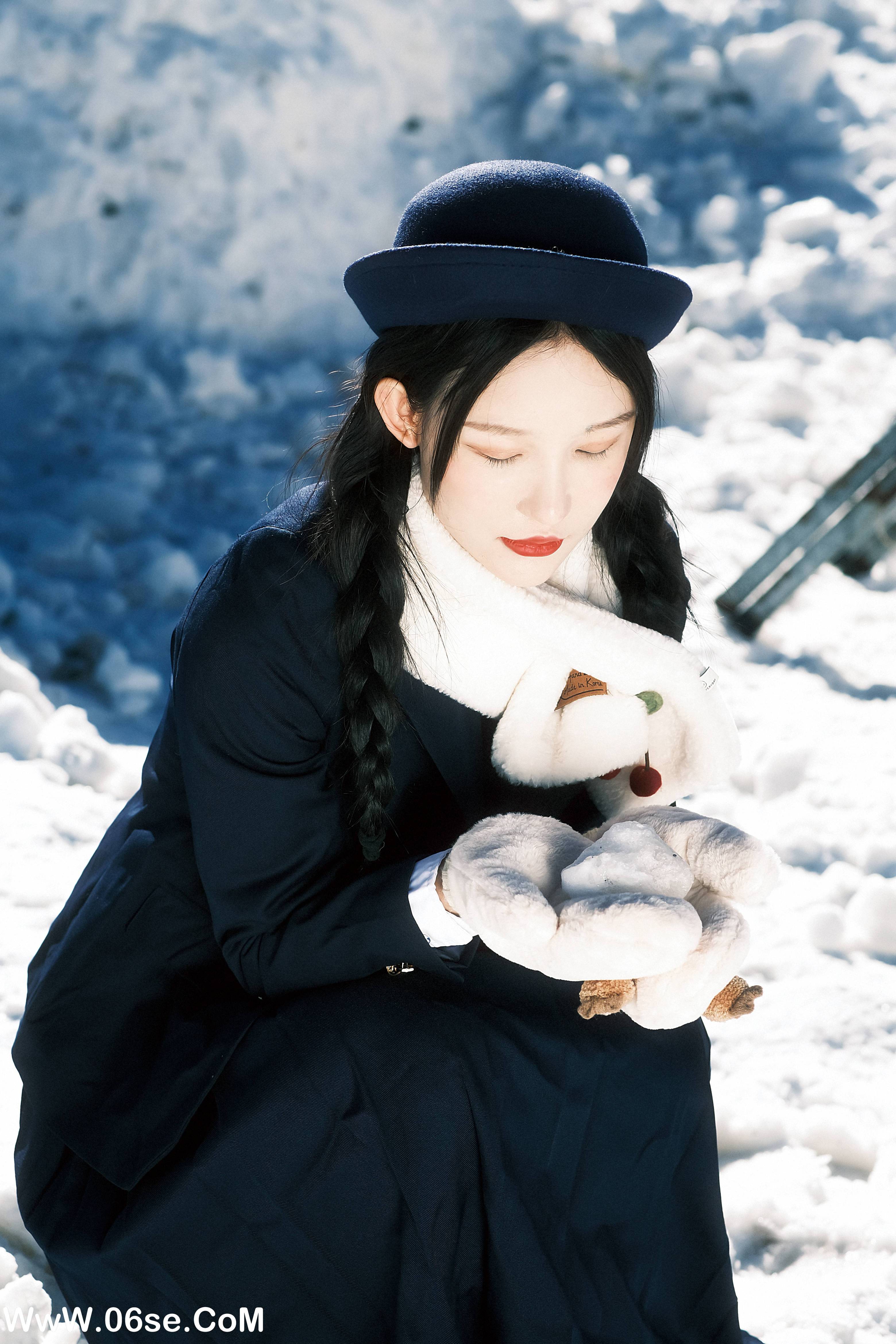 图片[4]-[YITUYU艺图语]2022.12.30 初雪在说我爱你 小霜[25+1P／136MB]-六色网