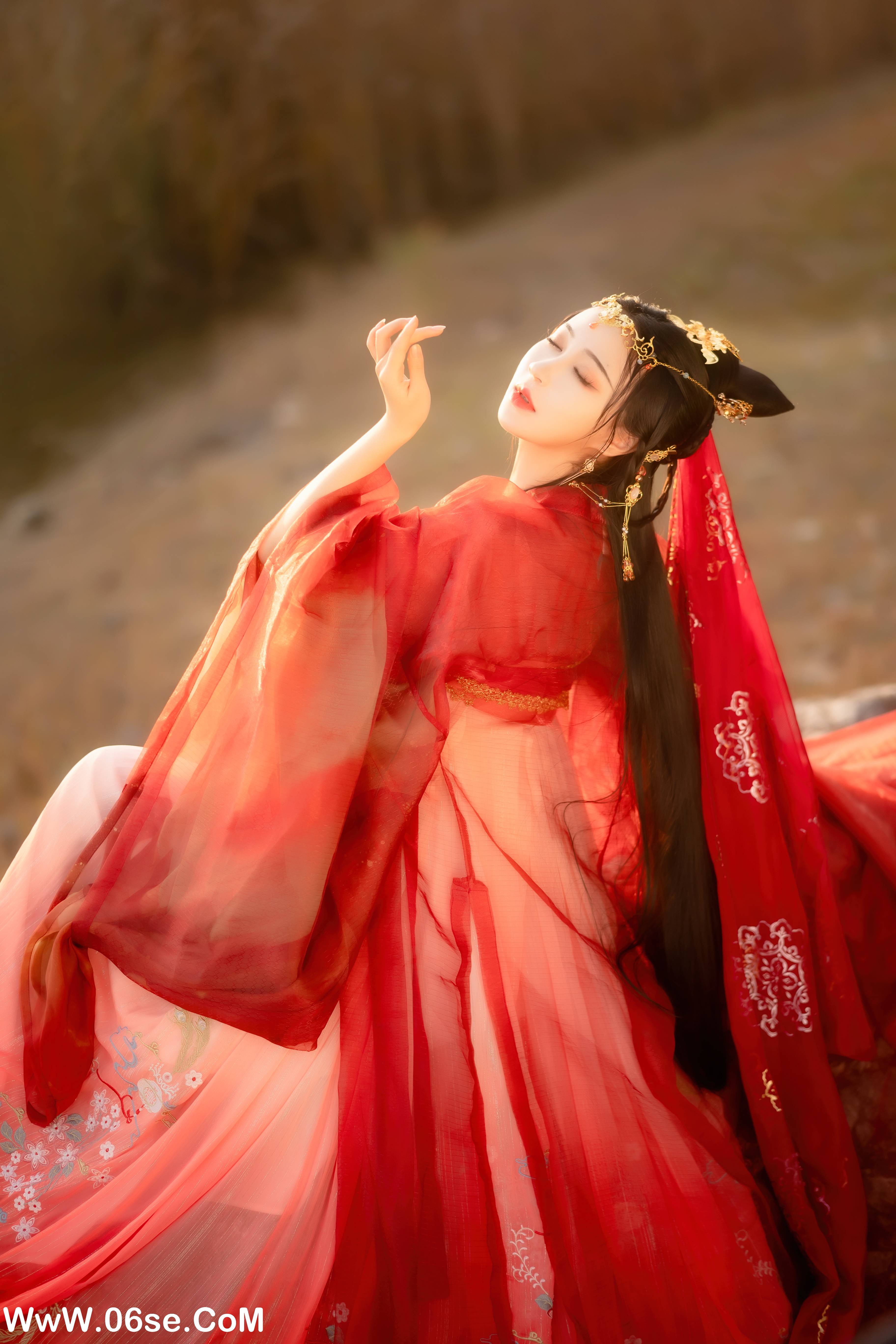 图片[12]-[YITUYU艺图语]2022.11.03 枫霜尽 -绮罗生的小苏苏-[28+1P／240MB]-六色网