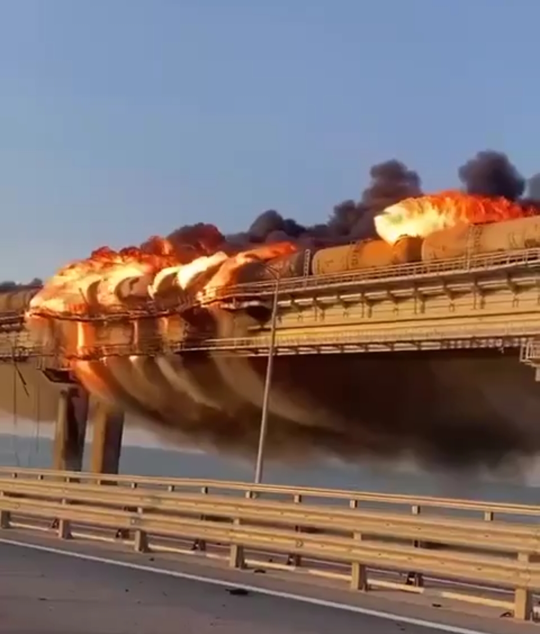 фото взорванного моста
