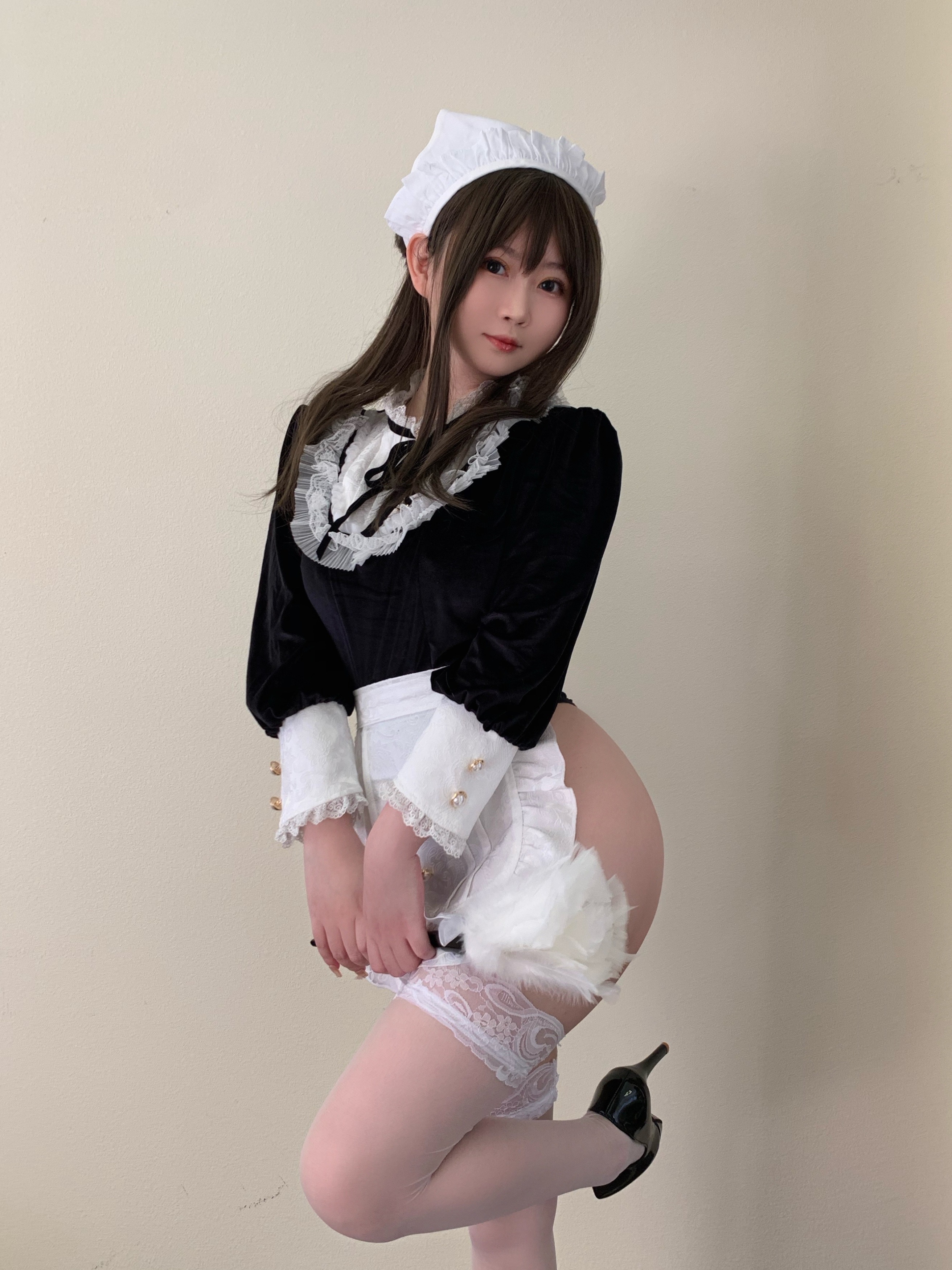 是依酱呀 - NO.49 女仆馆长 [50P5V-225MB] 37