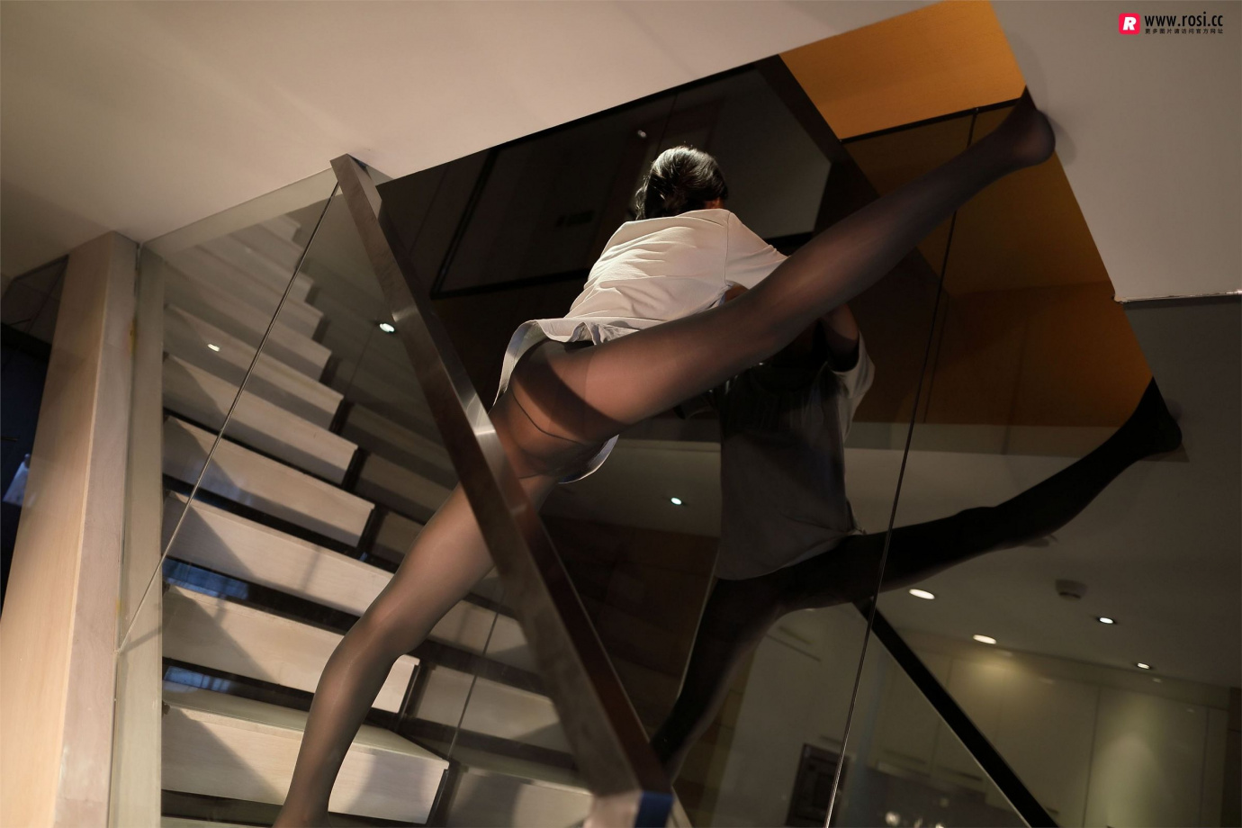 [Image: bedd6cf715750dd2a813e.jpg]