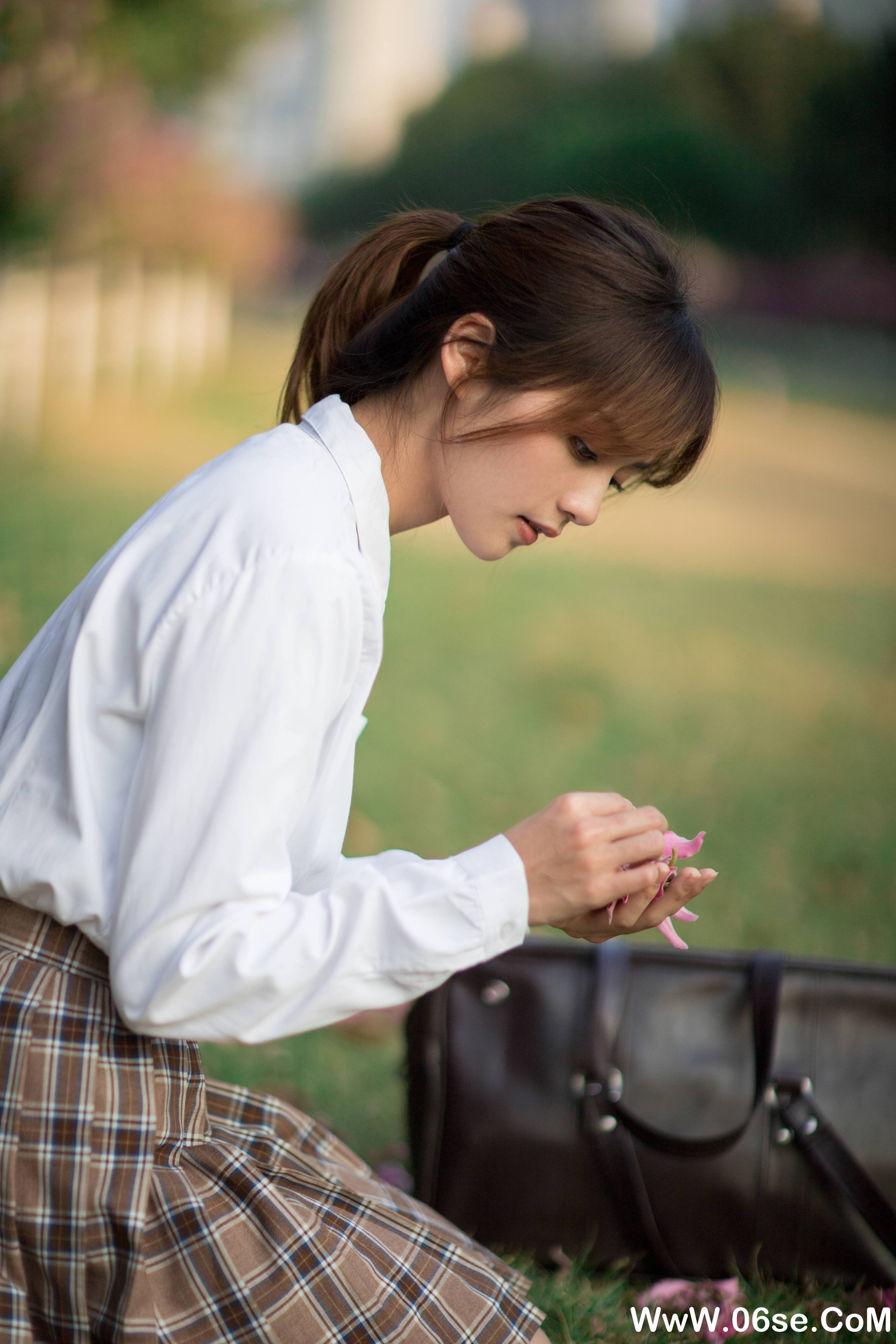 图片[17]-[YITUYU艺图语]2021.09.30 站台 雨文[22+1P／317MB]-六色网