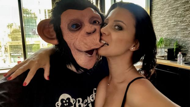 Benefit Monkey – Vicky Brown Hungarian (sex) Lesson