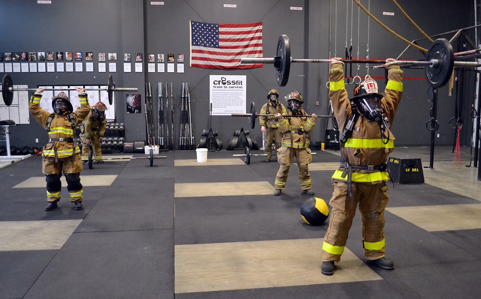 Форма выхода. Пожарный и кроссфит обои. CFBT Training Firefighters. Firefighters Training Centers Architecture. Requirements of Standards for Training in Emergency reconnaissance of Firefighters.