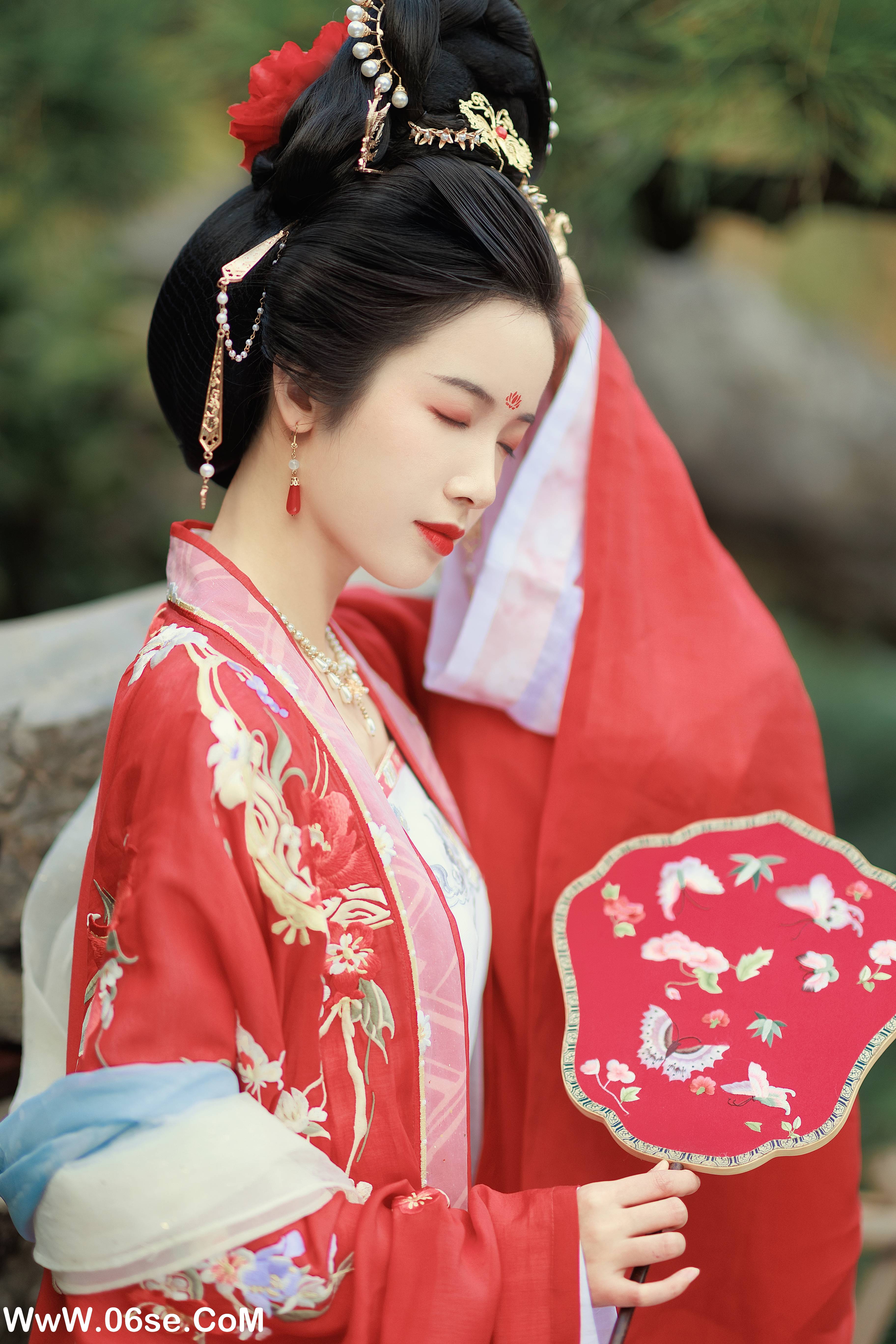 图片[37]-[YITUYU艺图语]2022.12.27 江南初秋 一只阿梦崽[38+1P／485MB]-六色网