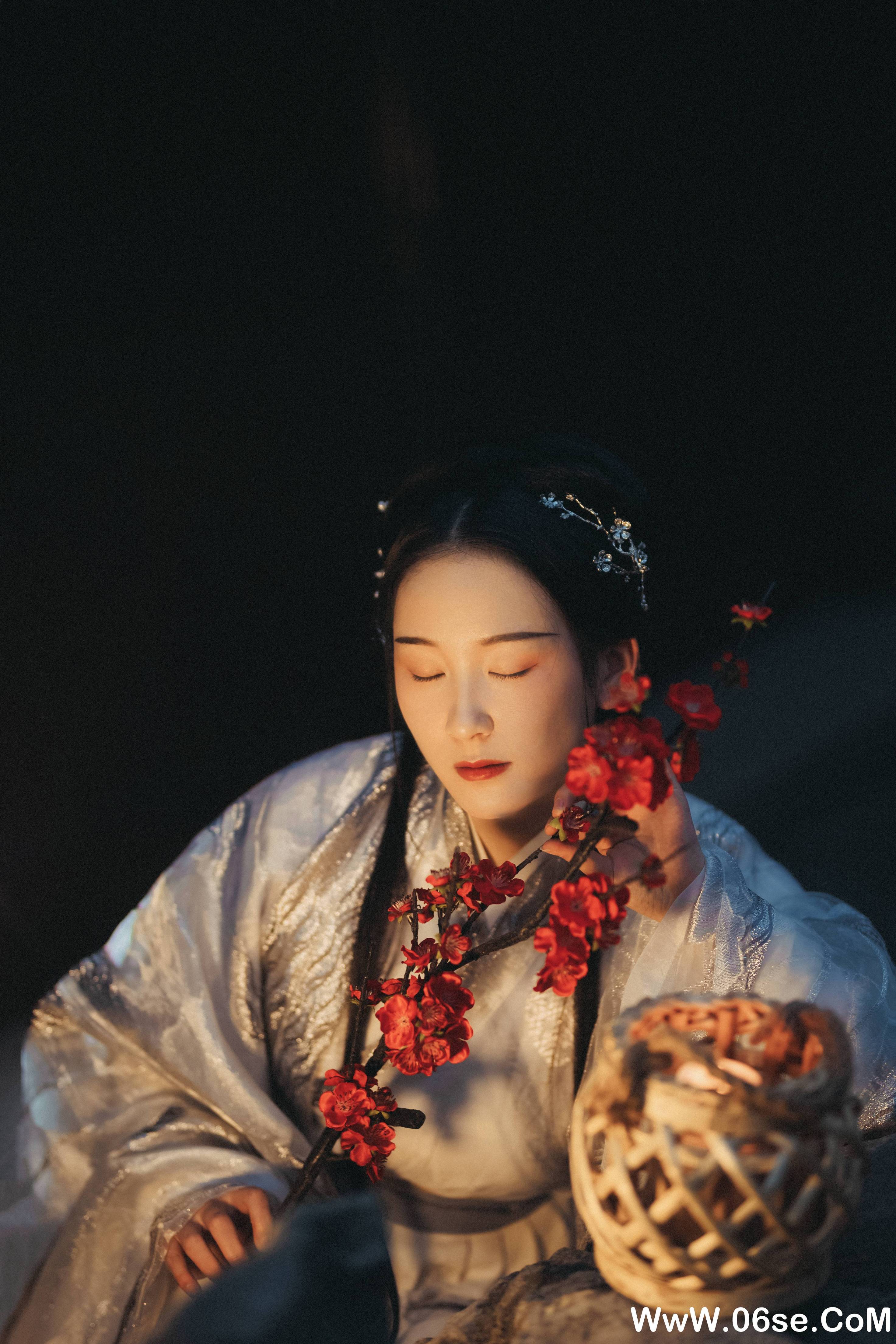 图片[19]-[YITUYU艺图语]2021.10.19 南歌子 淡蓝色忧伤静流淌[26+1P／403MB]-六色网