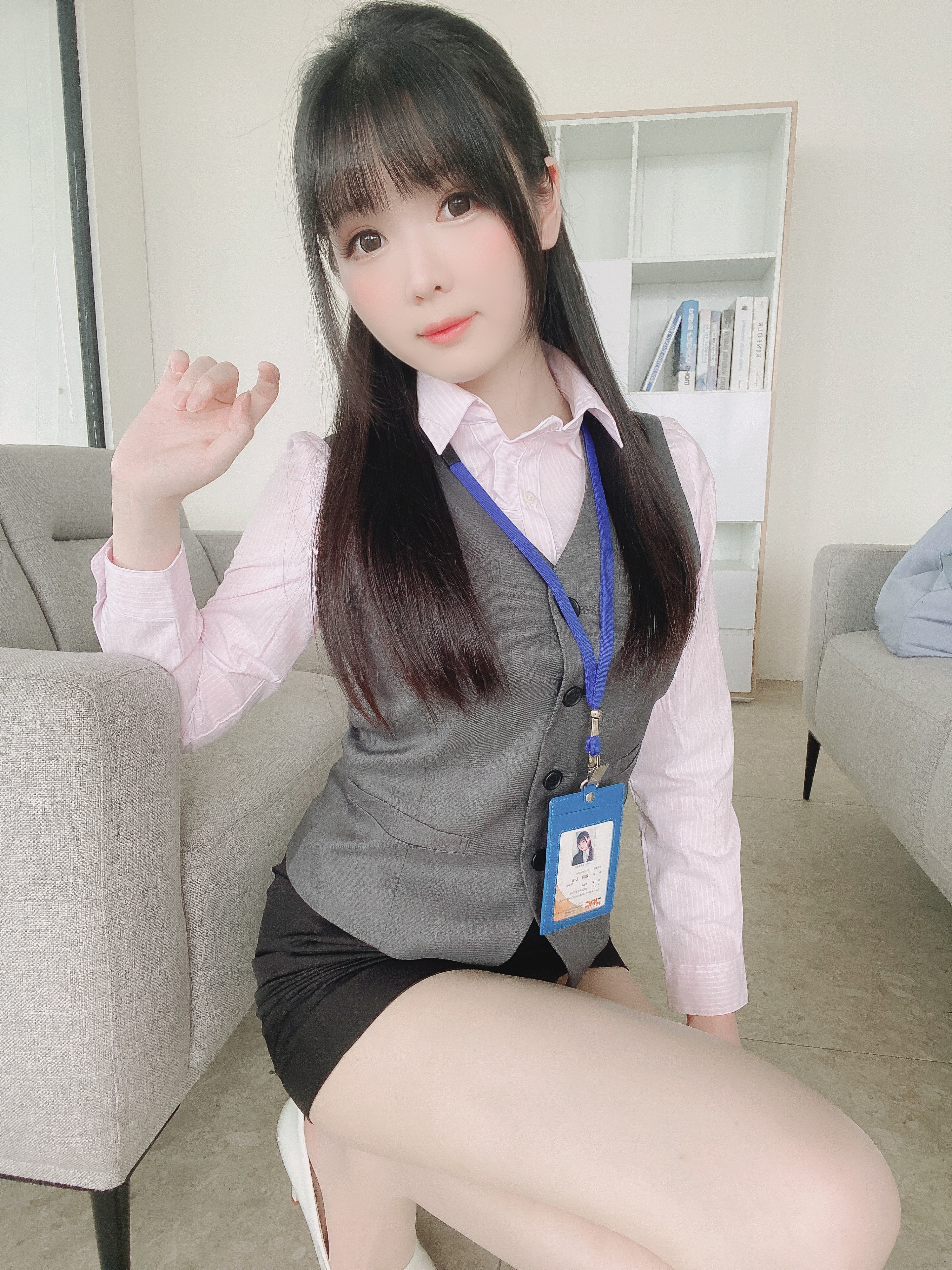 2022-08-25 新入社員しもちゃん [24P-193.12MB] 11