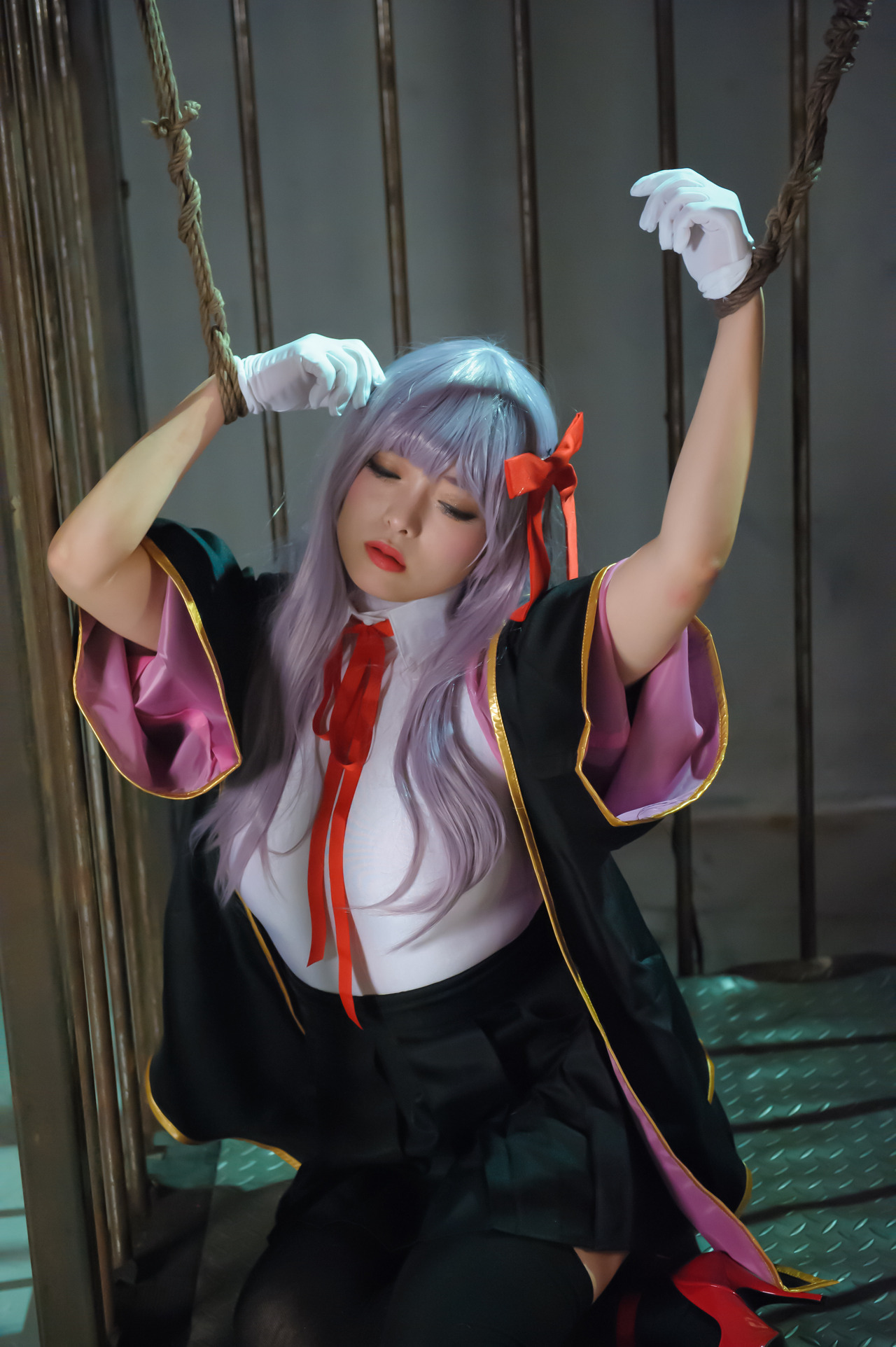 あなたが好きなのは？ダークな世界観で緊縛されている少女 17