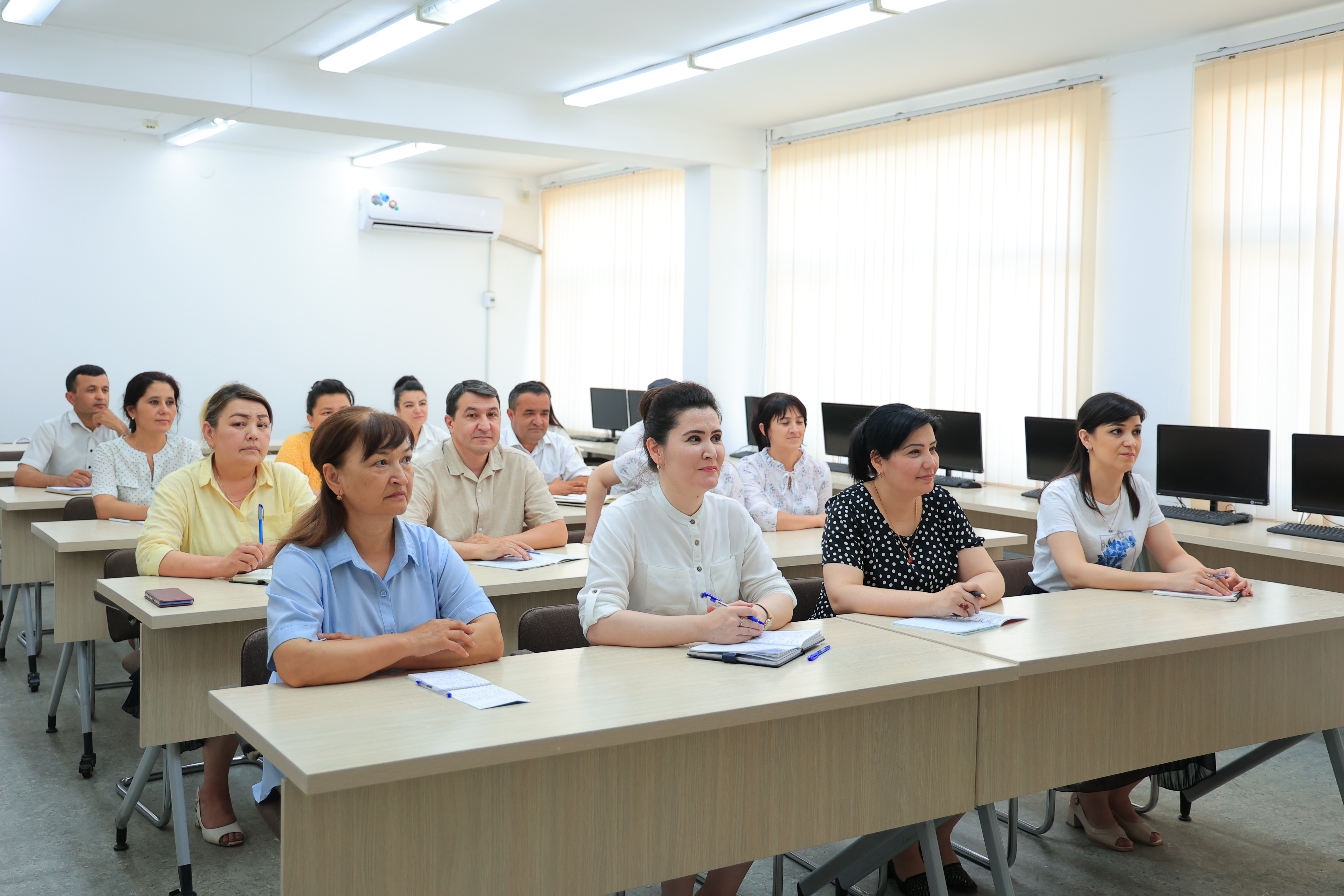 Янги меҳнат кодекси. Тренинг психолога со студентом. Есенов. Professional o'qituvchilar. Yessenov University location.