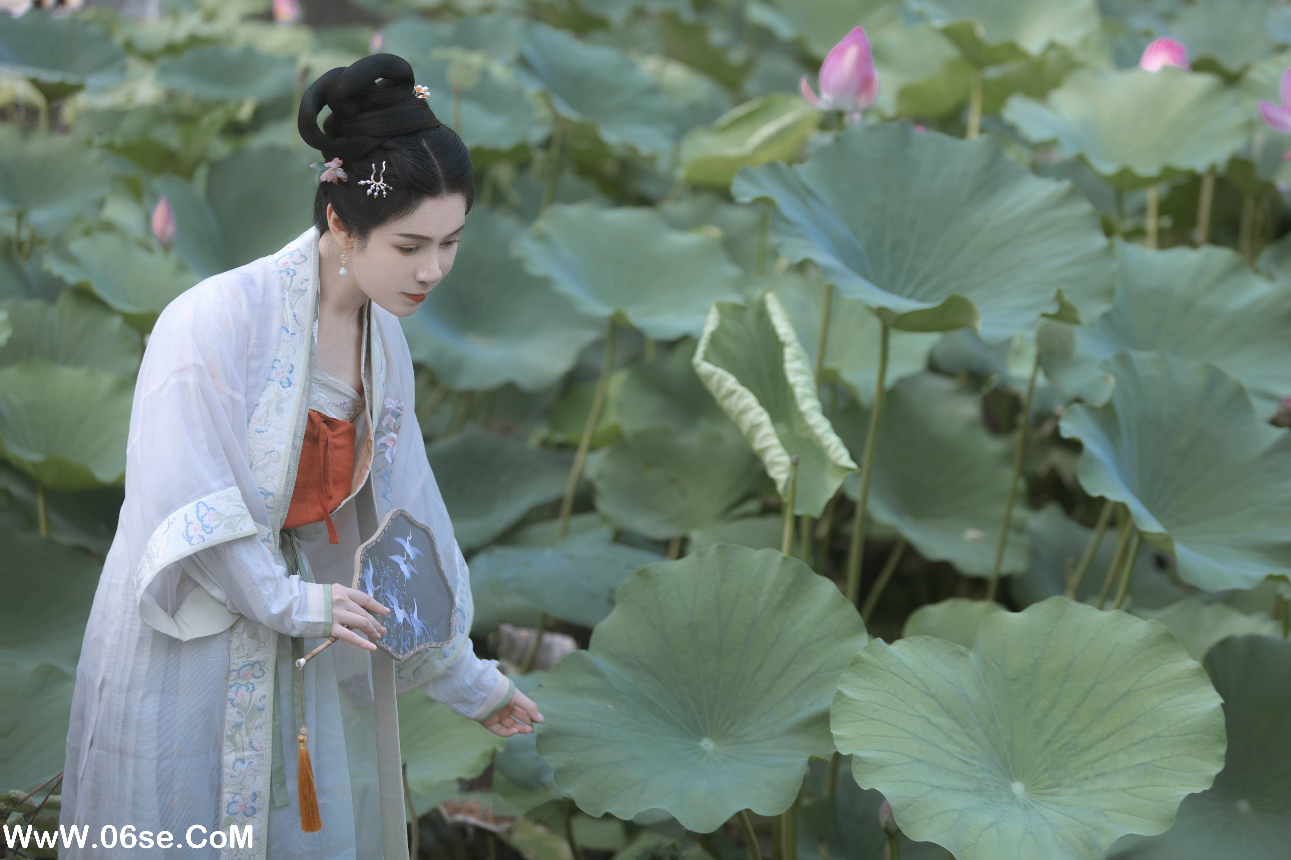 图片[11]-[YITUYU艺图语]2022.11.21 陶然荷韵 周曦彤[25+1P／195MB]-六色网