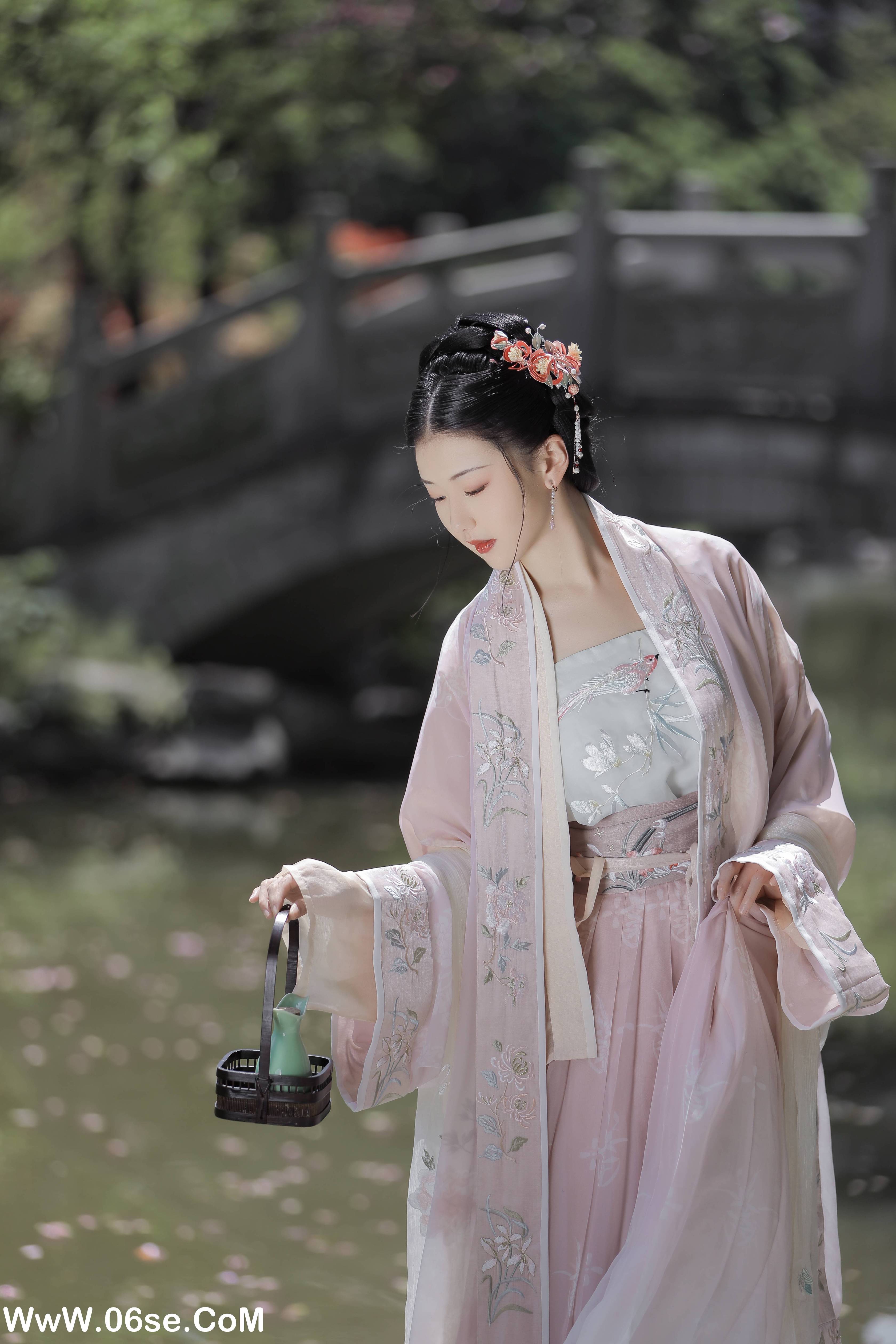 图片[16]-[YITUYU艺图语]2022.06.03 落花风 酸辣湯兒[27P-376.03MB]-六色网