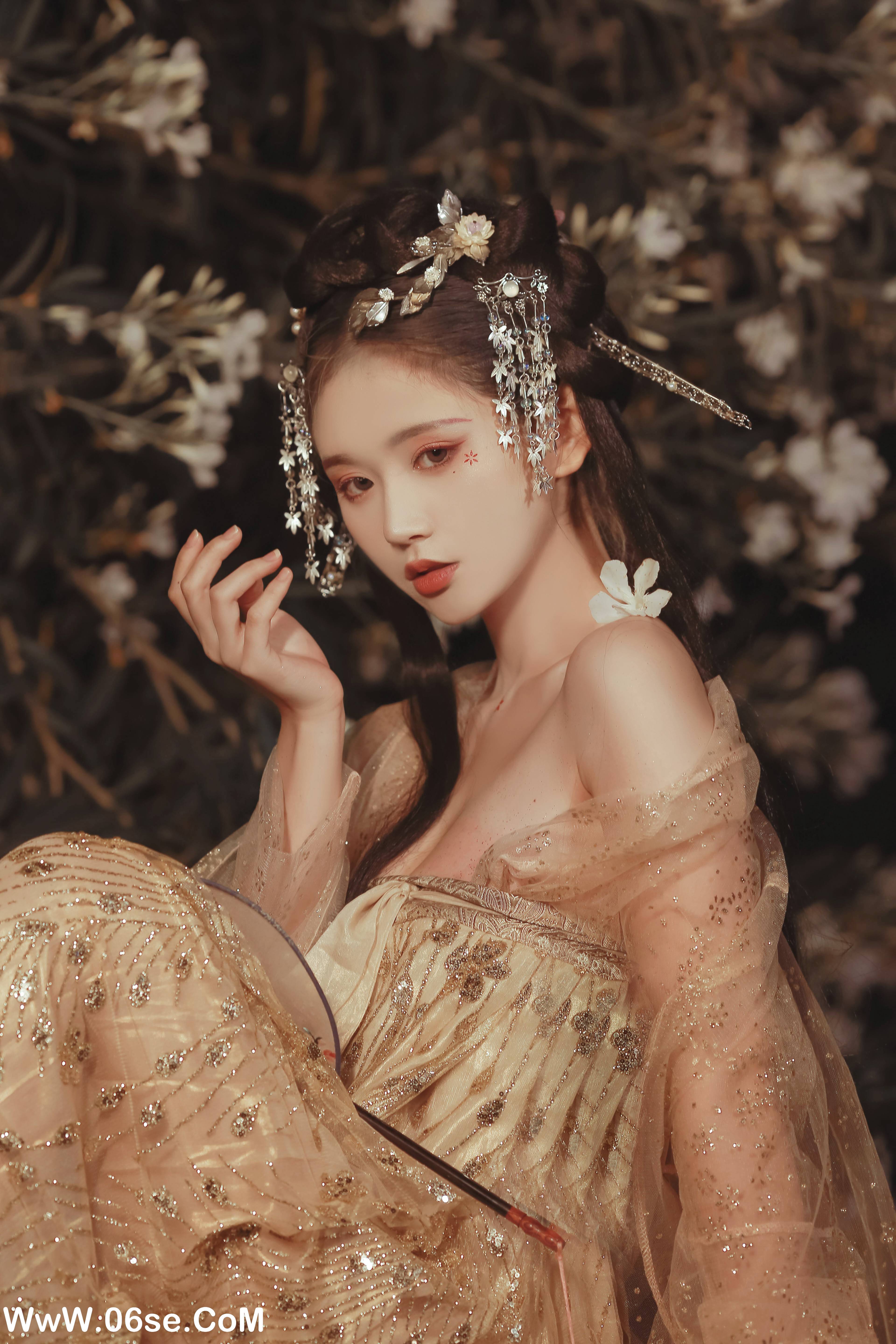 图片[3]-[YITUYU艺图语]2022.11.30 满身花影倩人扶 奶文文[22+1P／109MB]-六色网