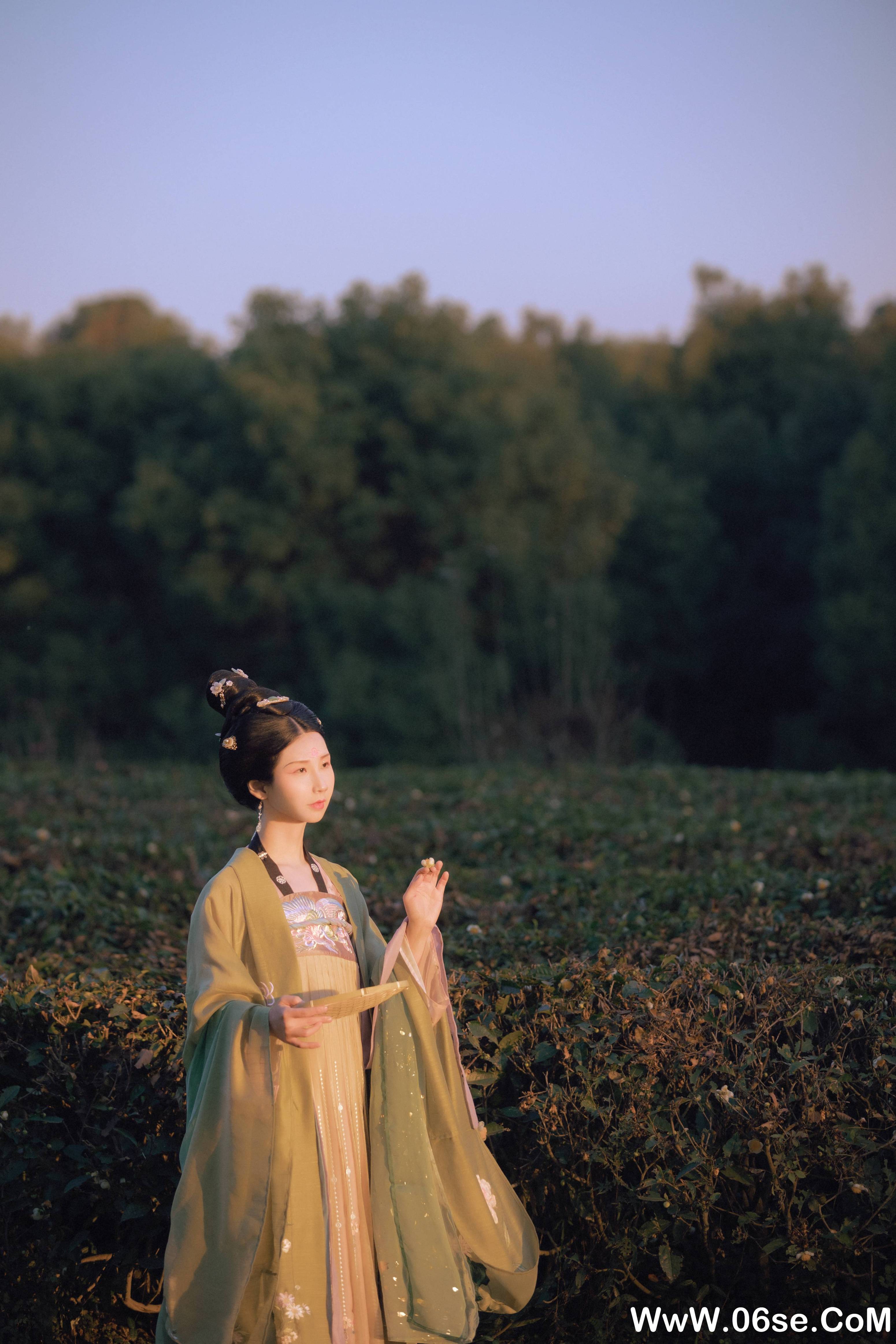 图片[11]-[YITUYU艺图语]2021.09.27 苏幕遮 唱小游[25+1P／265MB]-六色网