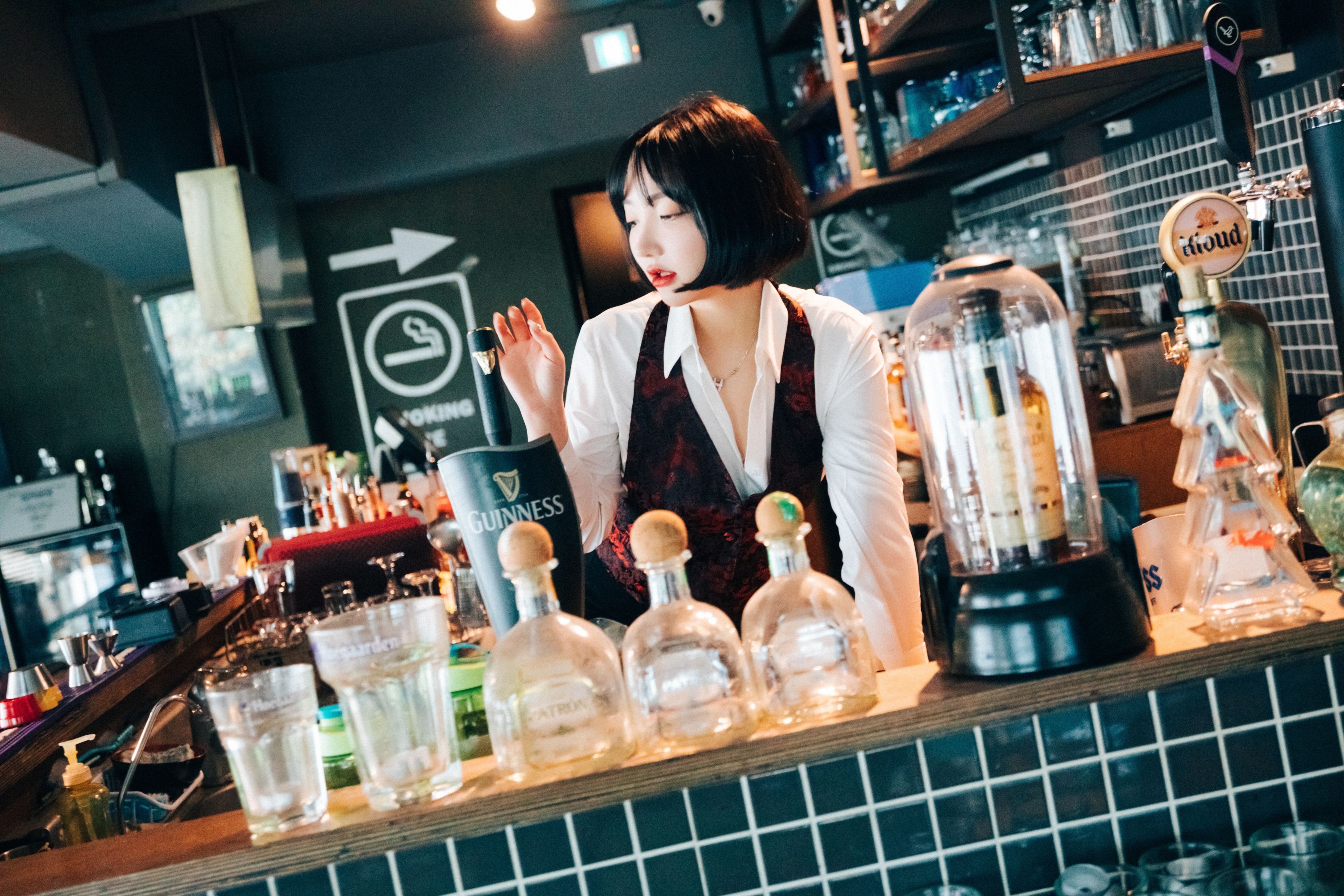 孙乐乐 - [Loozy] Son Ye-Eun (손예은) - Tainted Love Bar 57