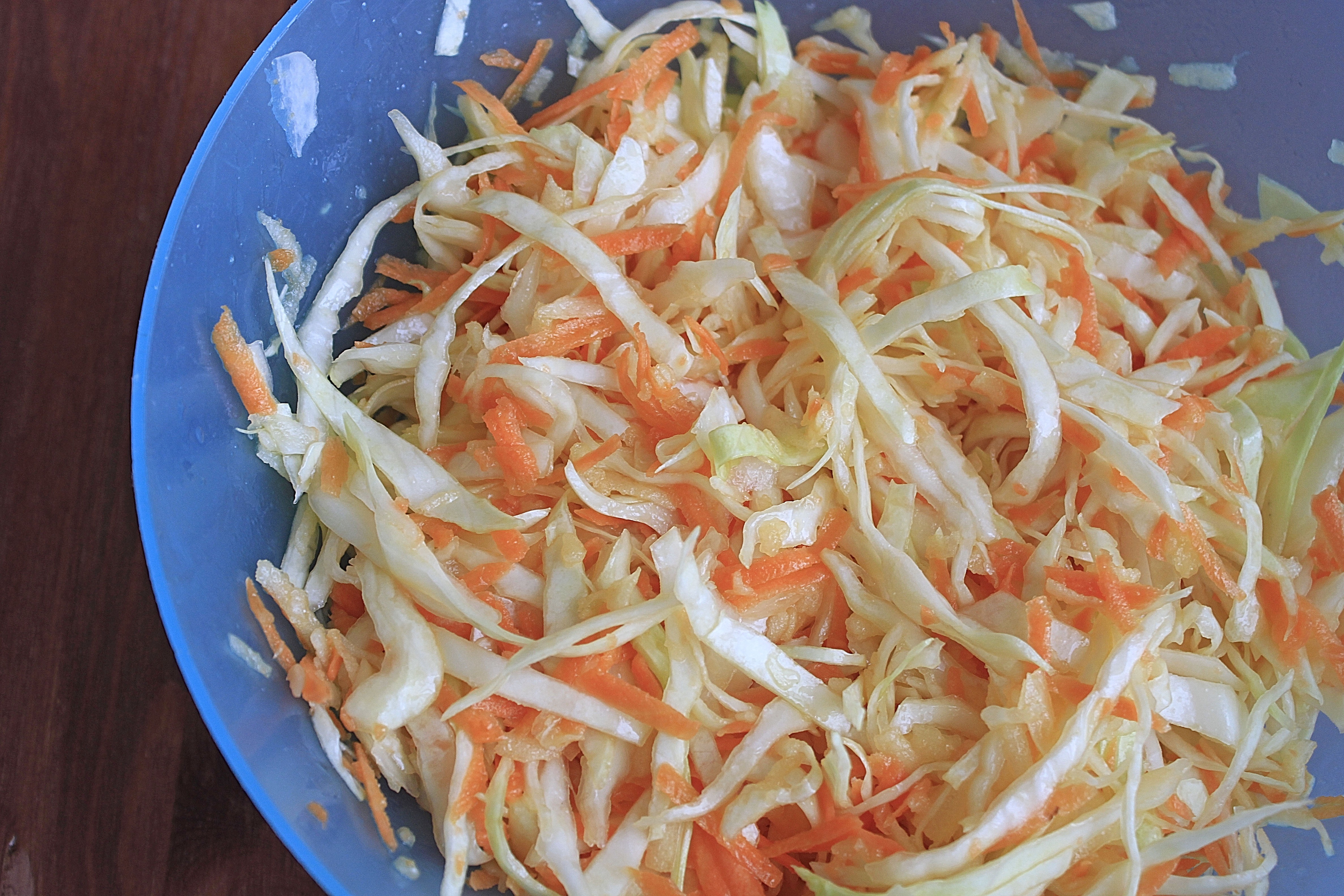 Салат витаминный из капусты и моркови с уксусом как в столовой рецепт пошаговый с фото