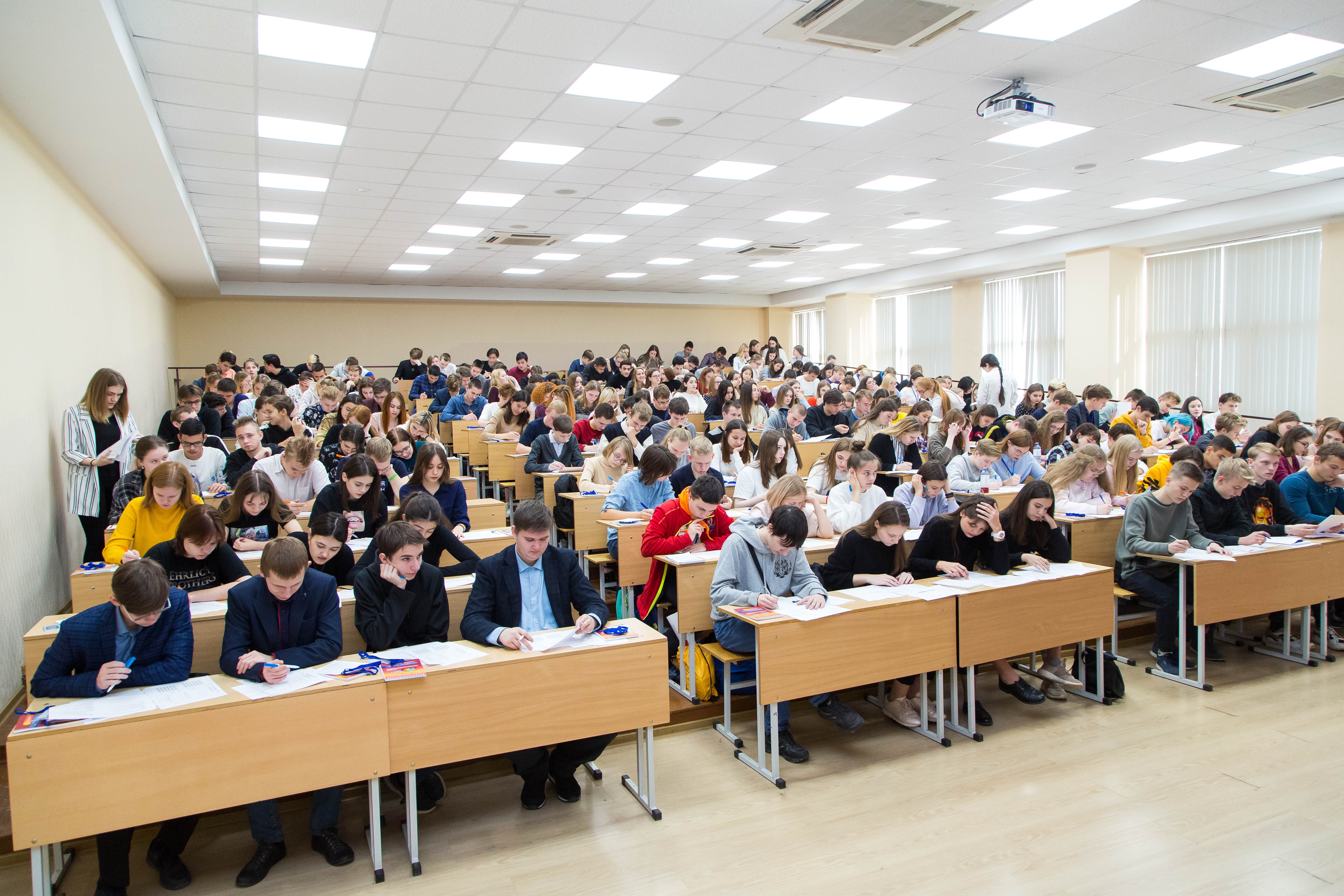 Ургэу синх. УРГЭУ синх Екатеринбург внутри. УРГЭУ ТГЭУ. УРГЭУ-синх экономический Факультет.